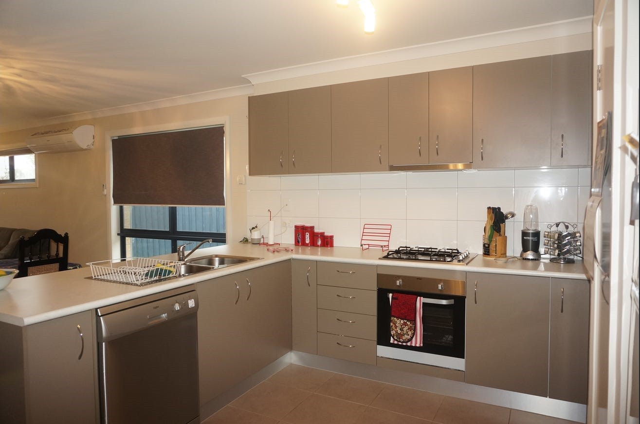 18 Universal Court, Diggers Rest, VIC 3427