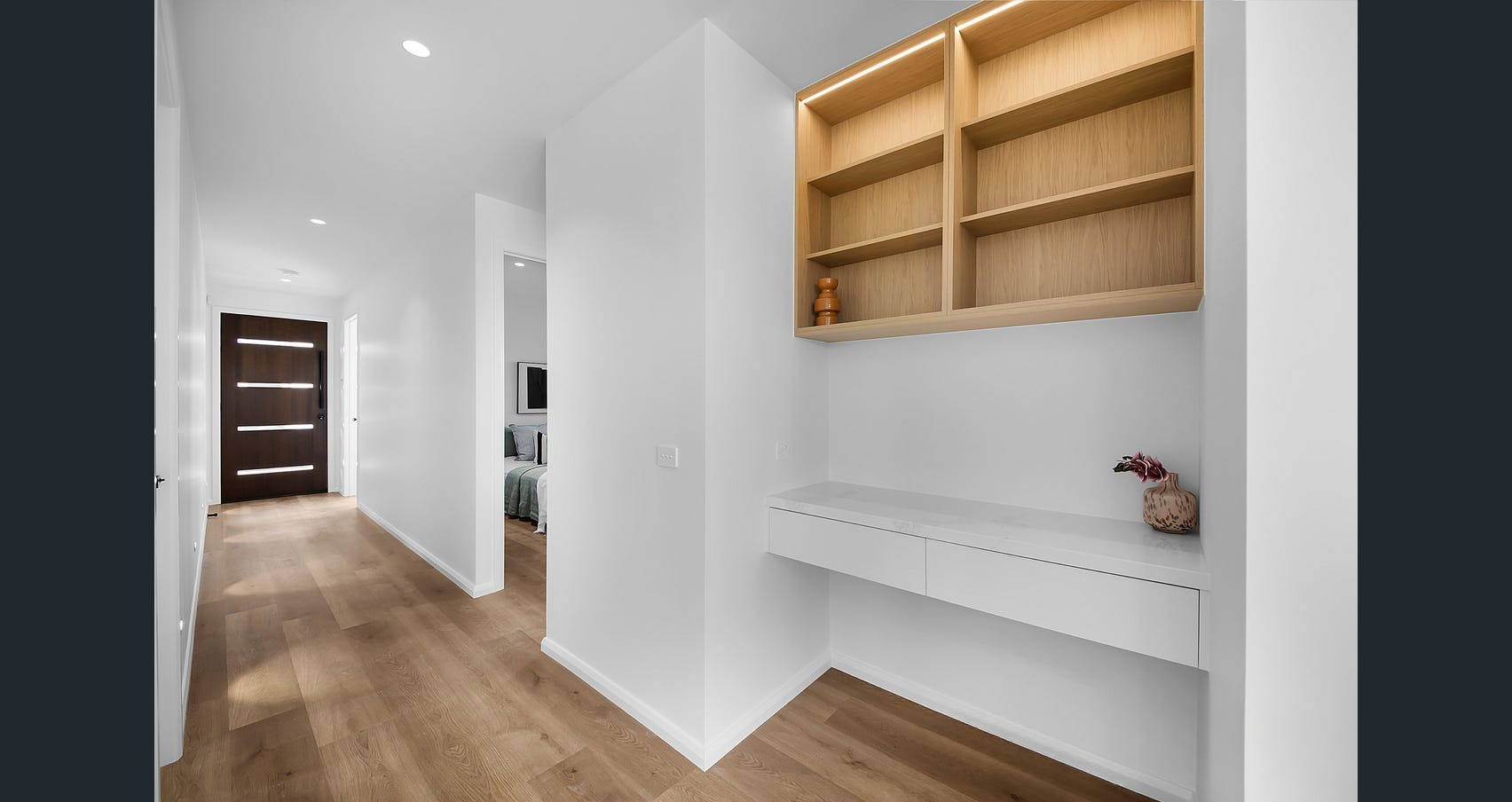19 Rainbow Street — photo 2 of 6