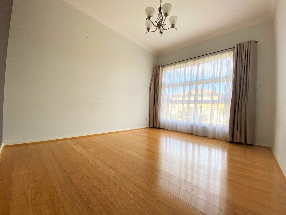 6 Minstrel Street, Glenfield, NSW 2167