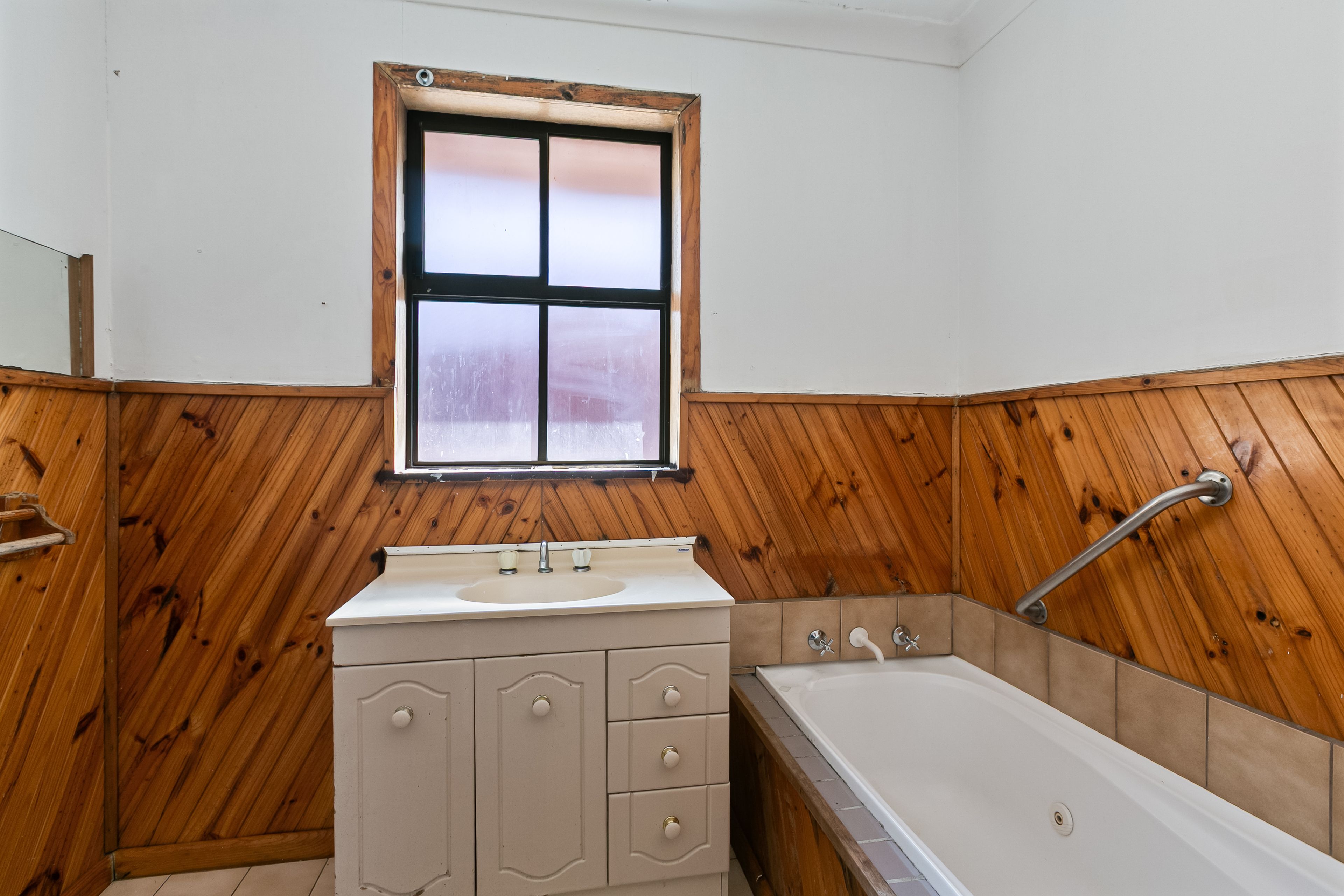 106 Boldrewood Parade — photo 5 of 9