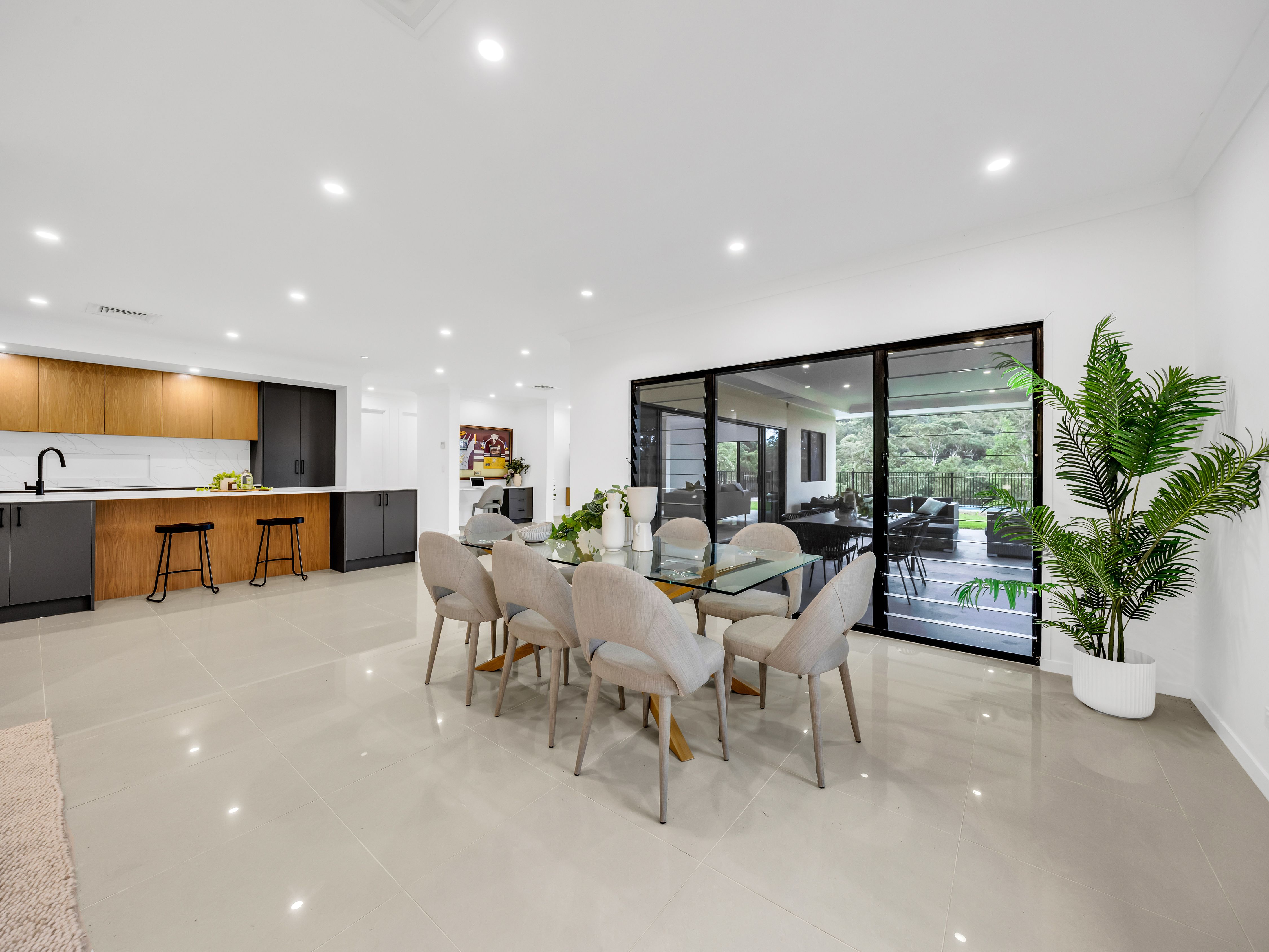 17 Vivian Place — photo 8 of 22