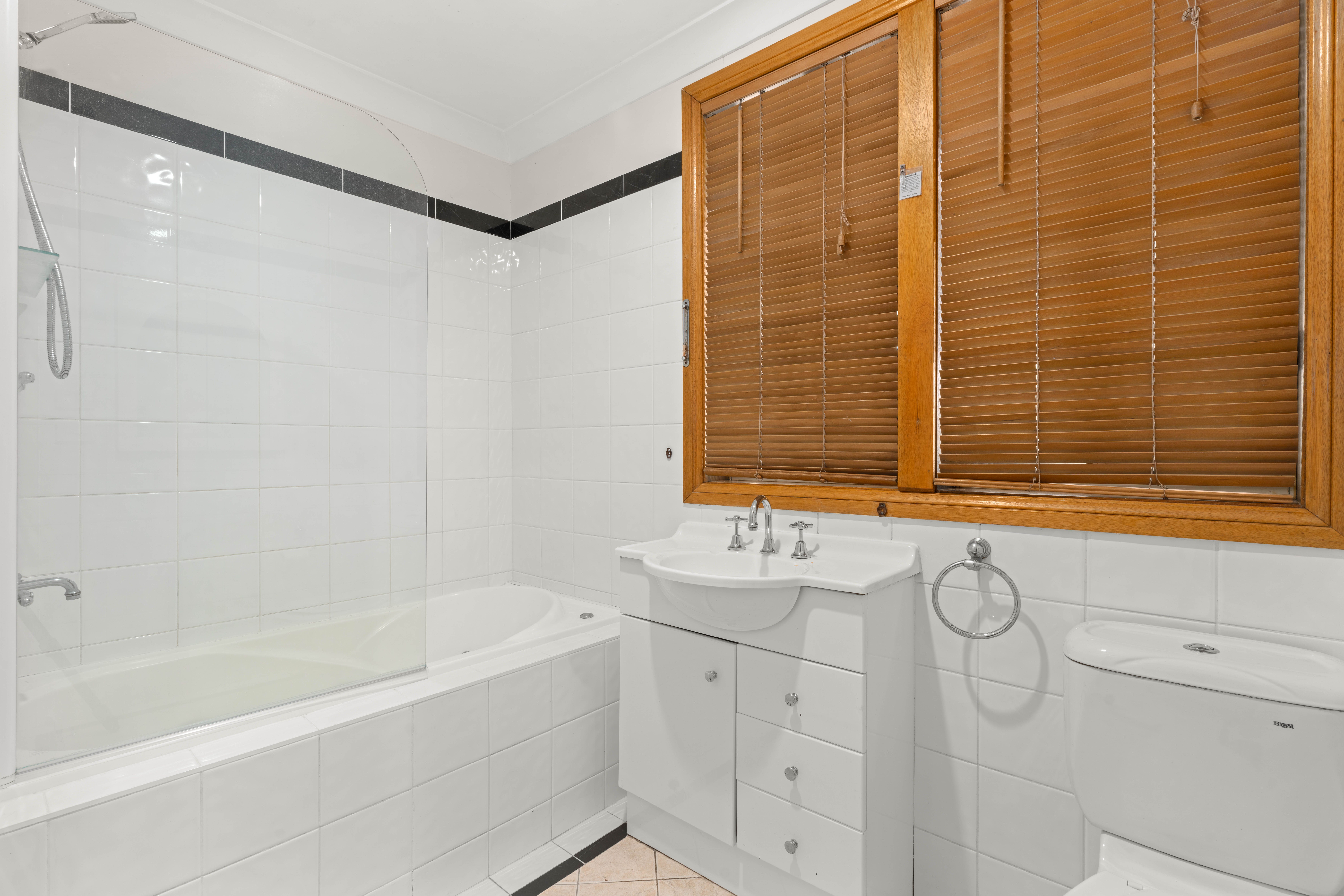 11 Sampson Crescent — photo 7 of 14