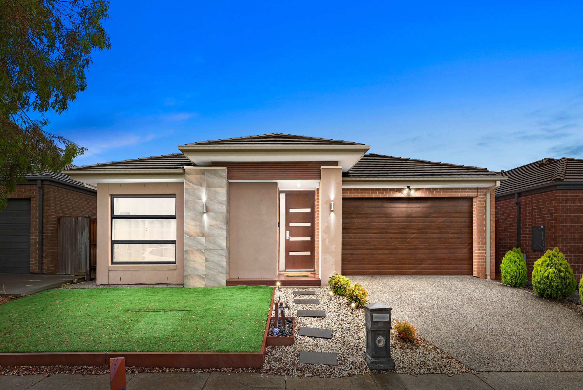 19 Praline Street, MANOR LAKES VIC 3024