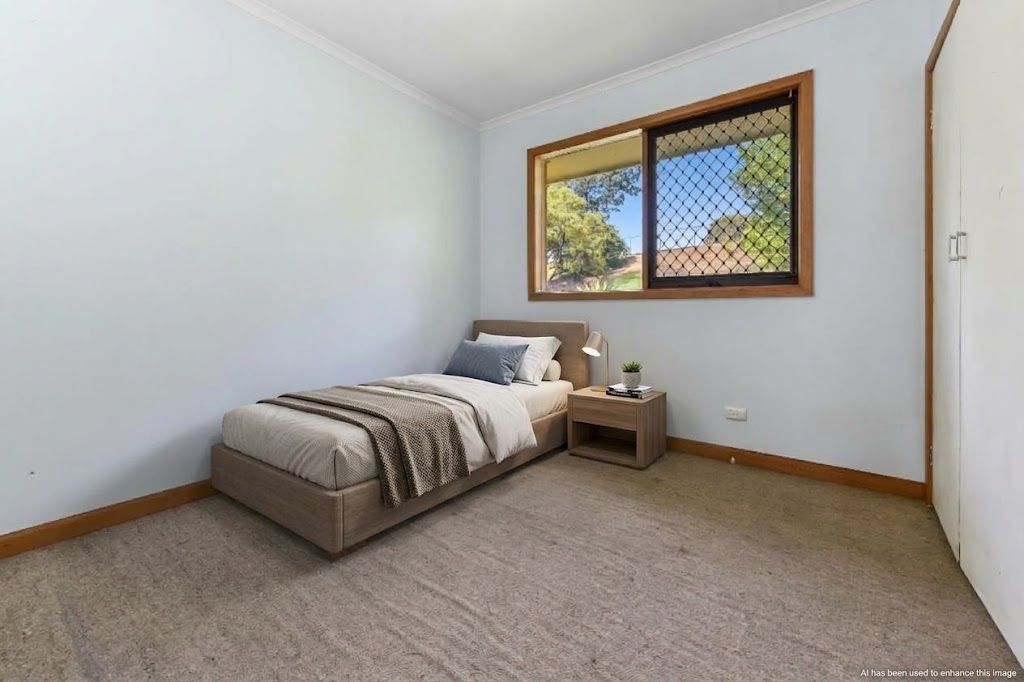 32 Panfield Avenue — photo 7 of 11
