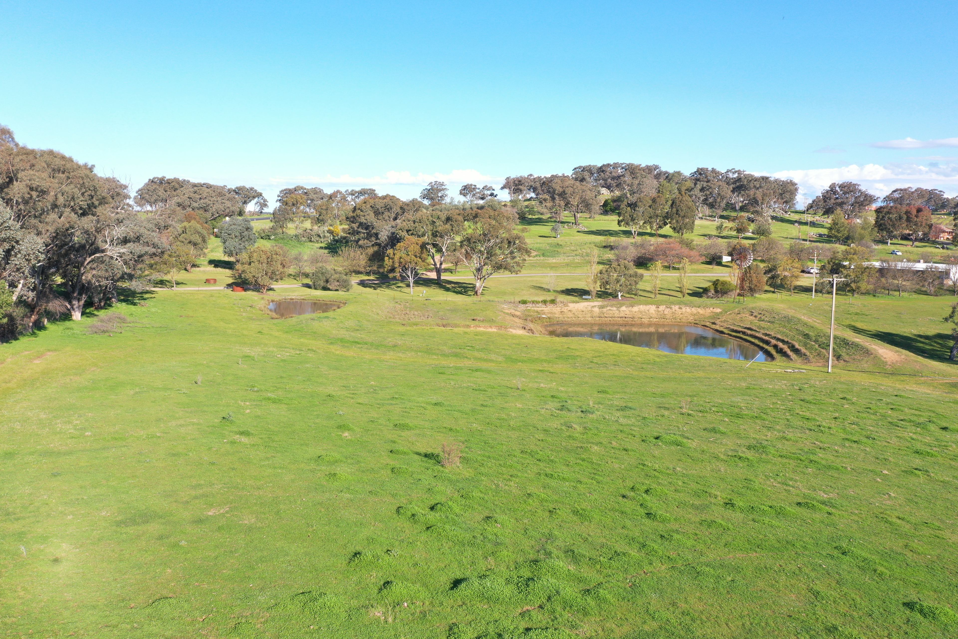 453 Henry Lawson Way — photo 7 of 8