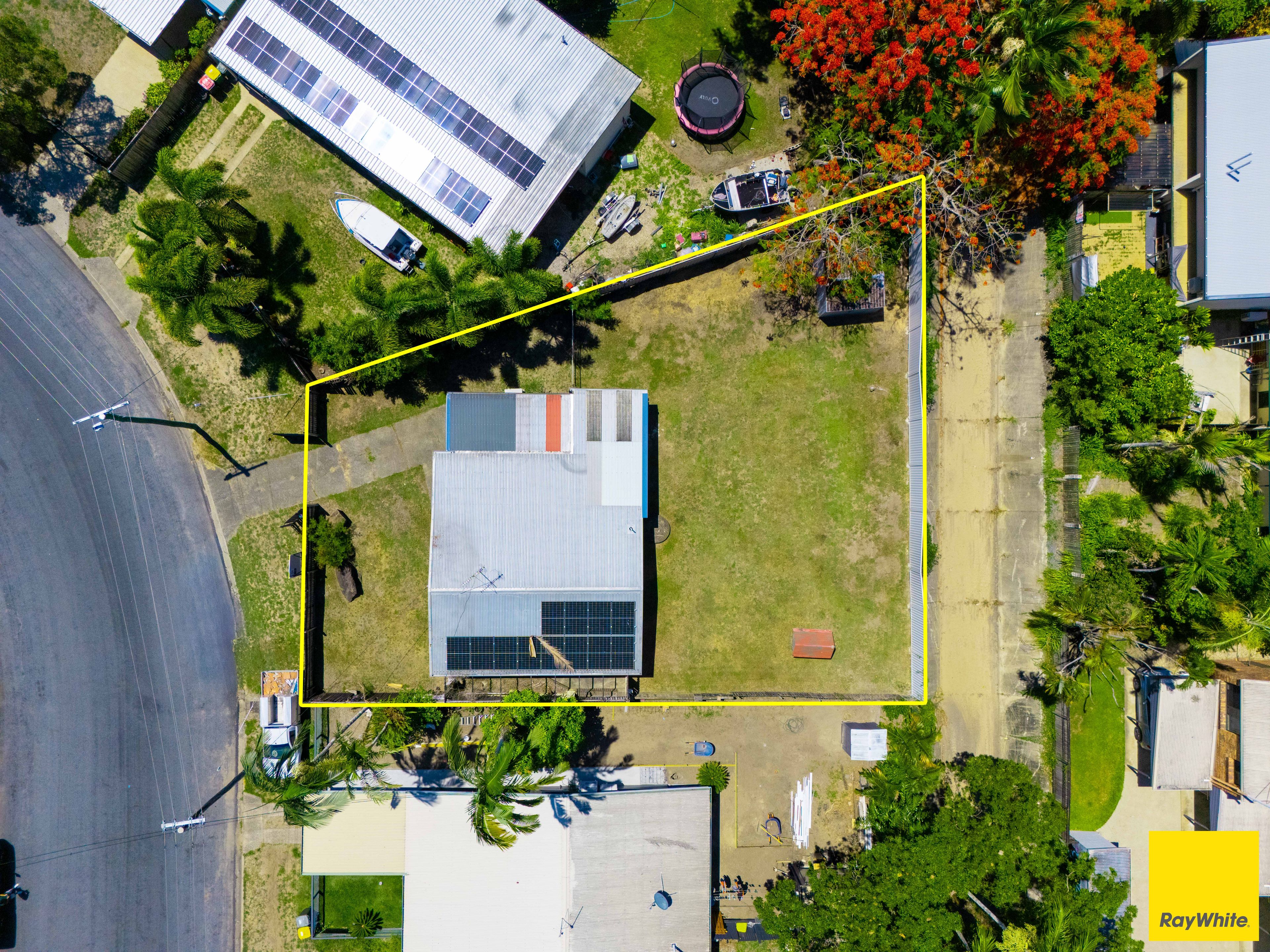 17 Bamboo Street, Holloways Beach, QLD 4878