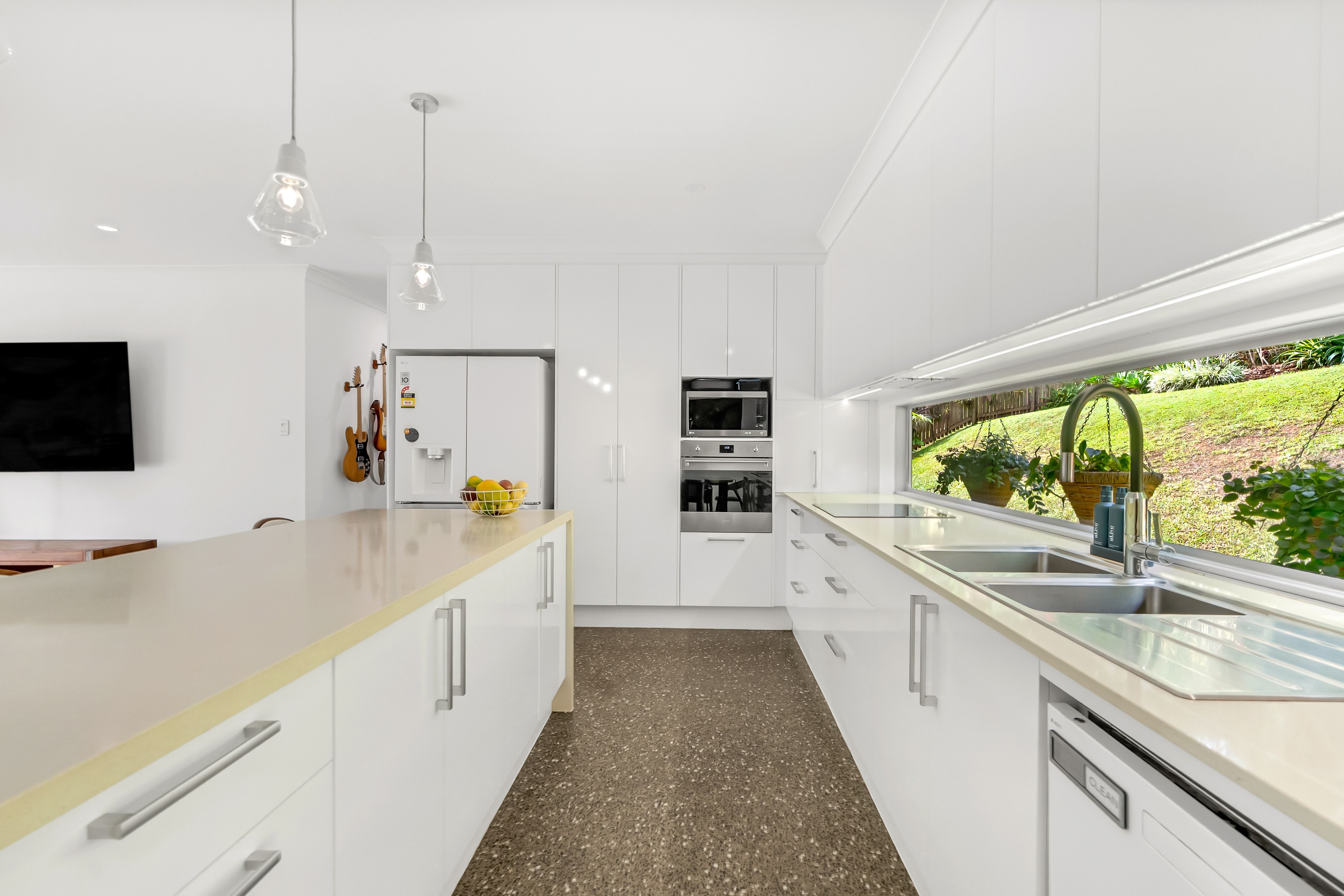 142 Brays Road — photo 8 of 30