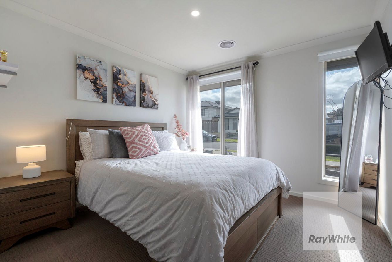 7 Ginger Crescent, Mickleham, VIC 3064