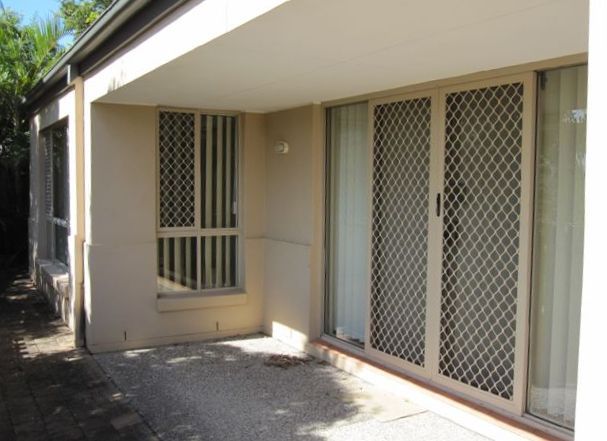 35 Marble Arch Drive, Arundel, QLD 4214