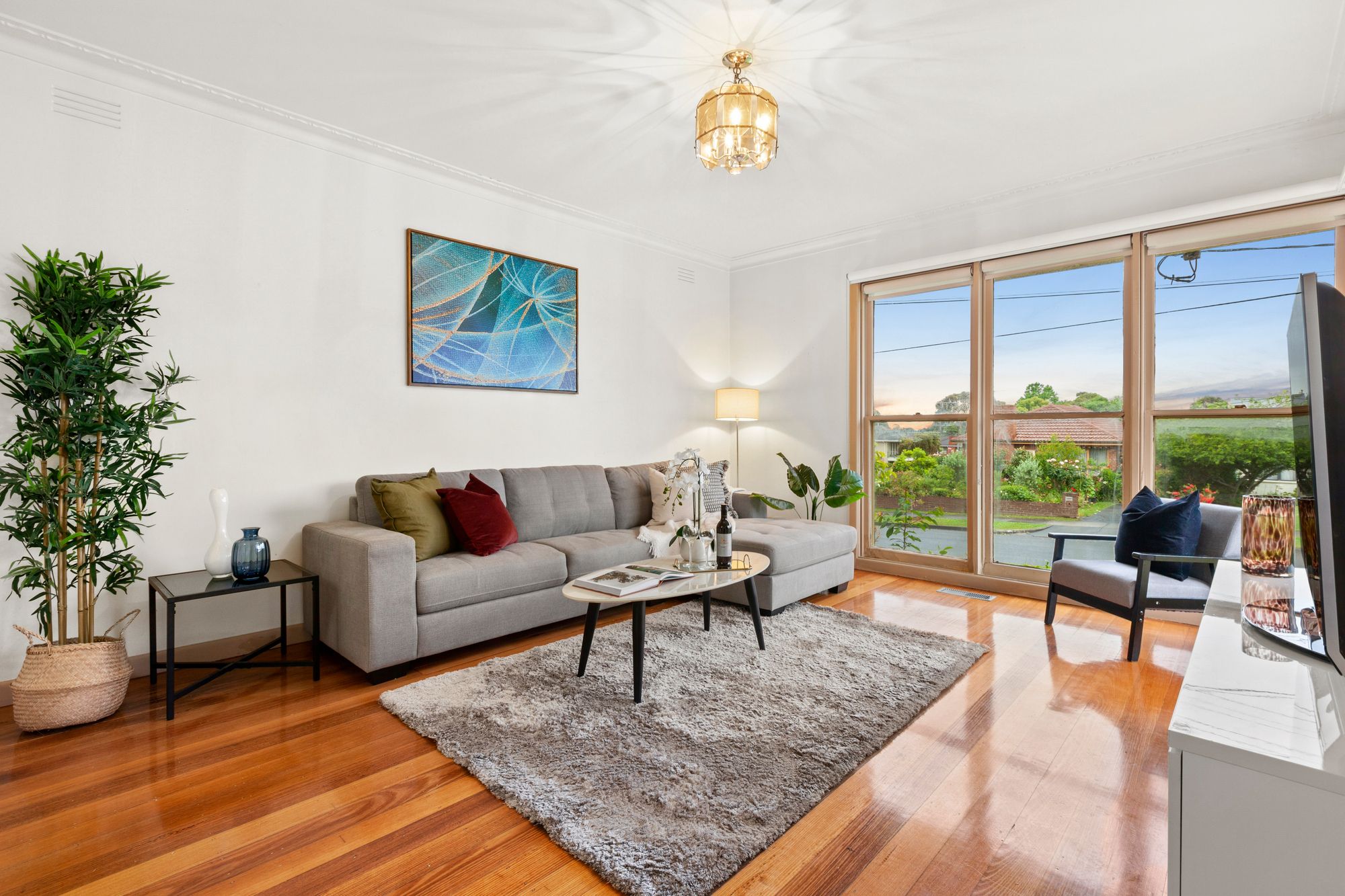 31 Robinlee Avenue, Burwood East, VIC 3151