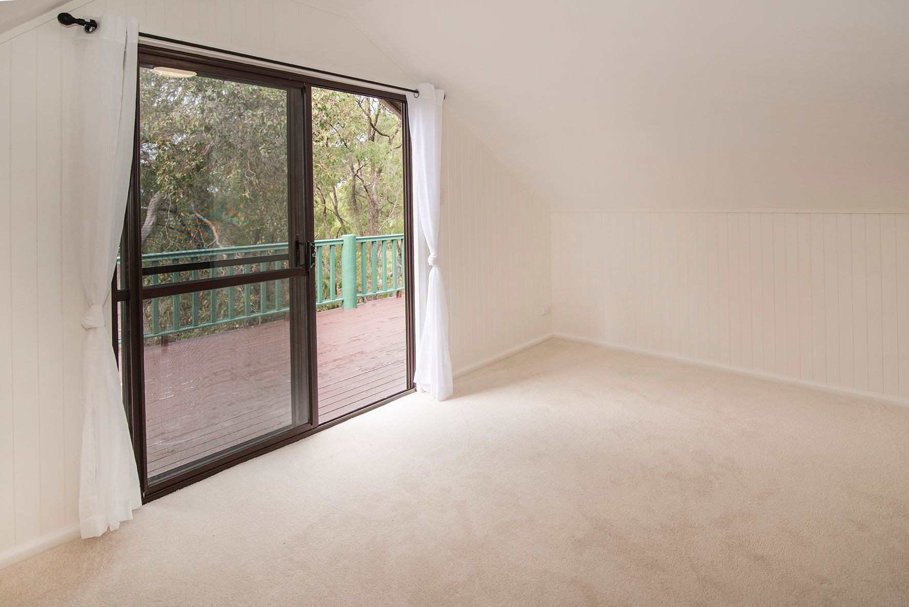 11 Clements Crescent — photo 8 of 20