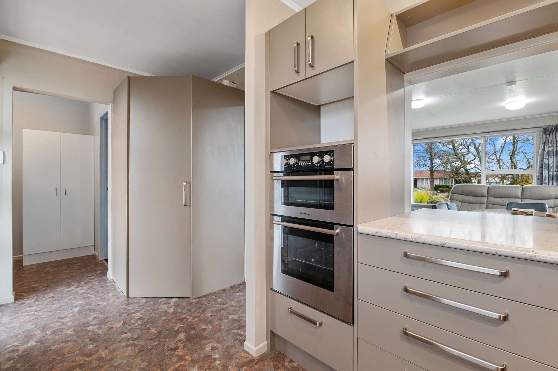35 Aotea Crescent photo 8