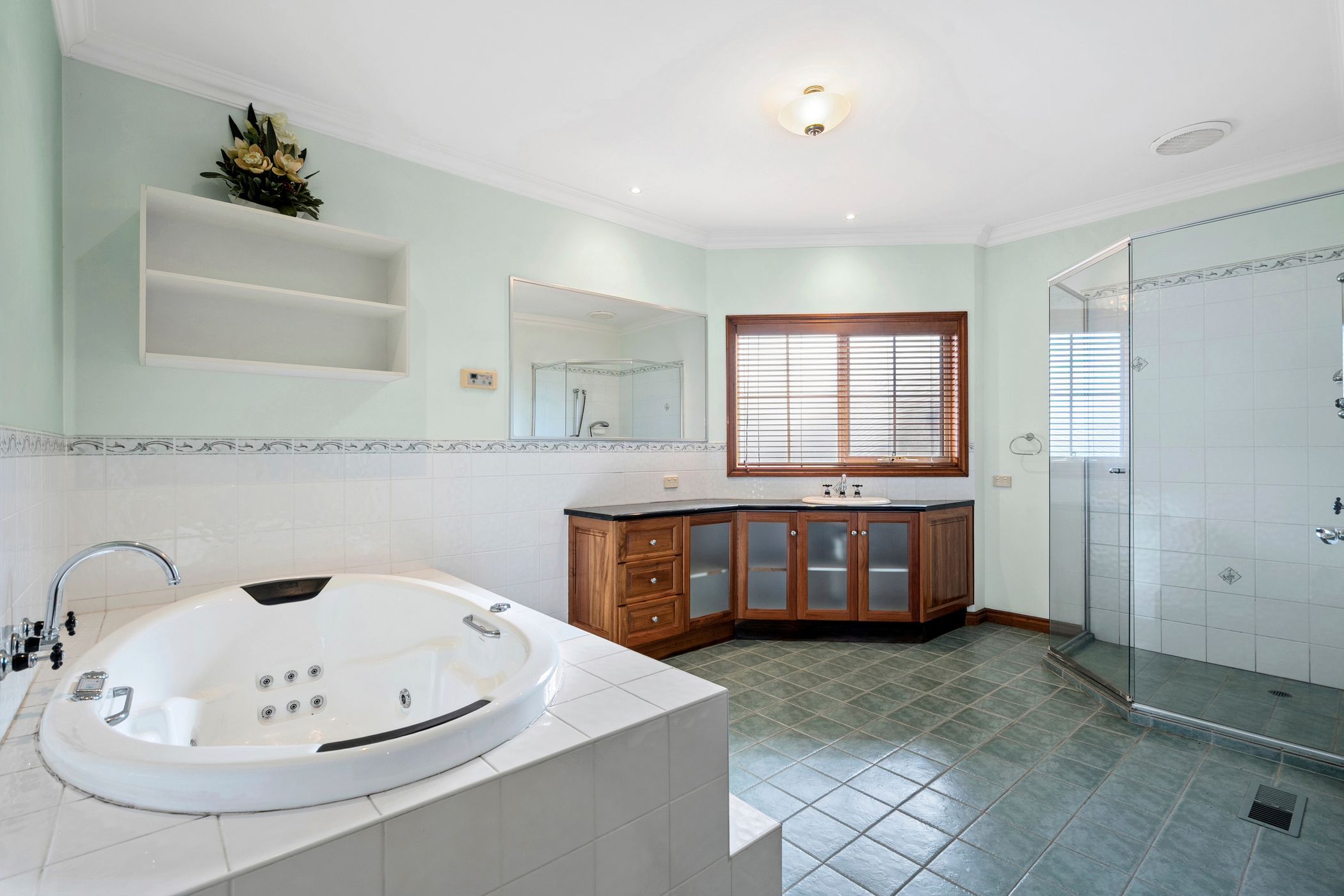 270 Avalon Road — photo 8 of 12