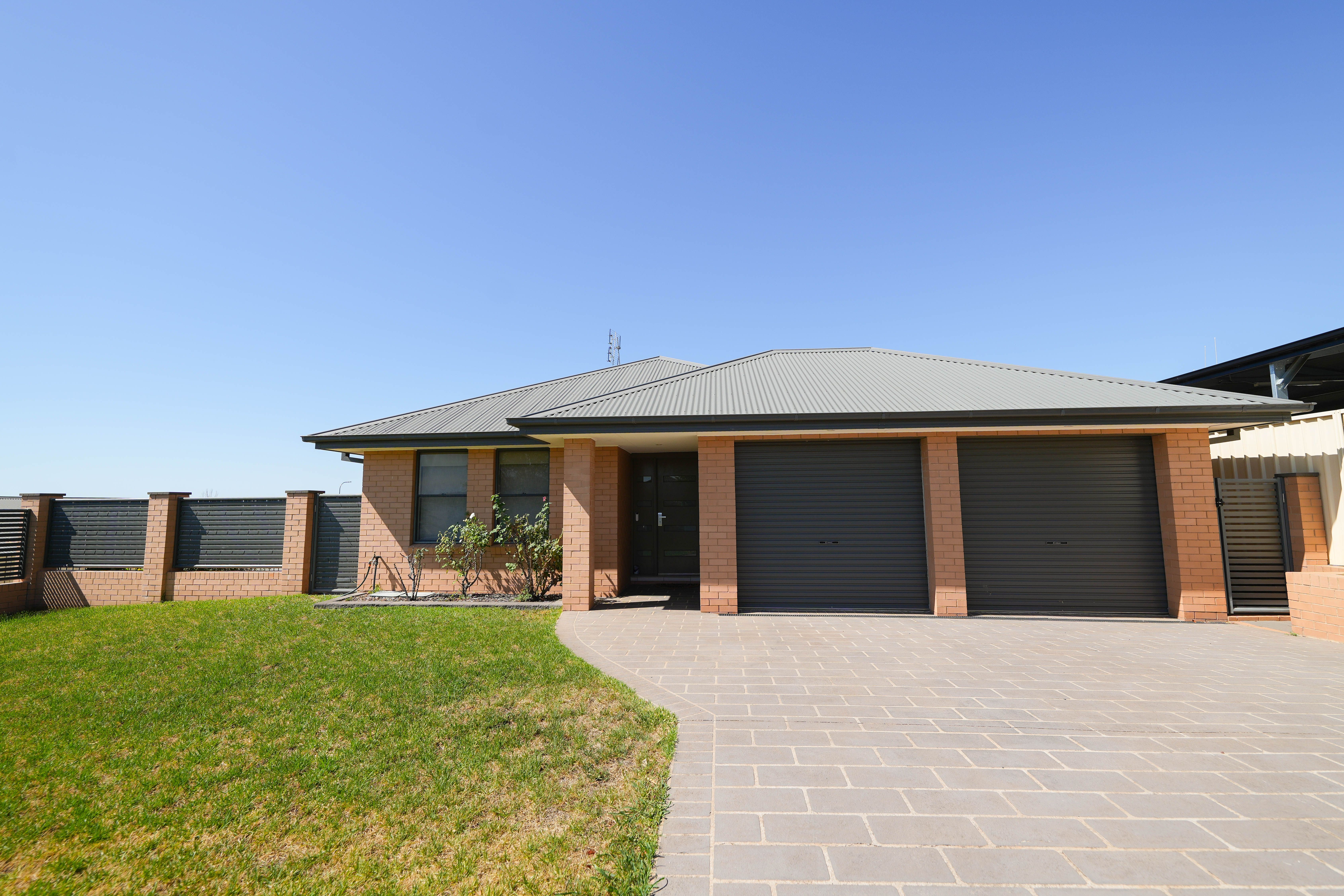 9 Vaucluse Place, Parkes NSW 2870