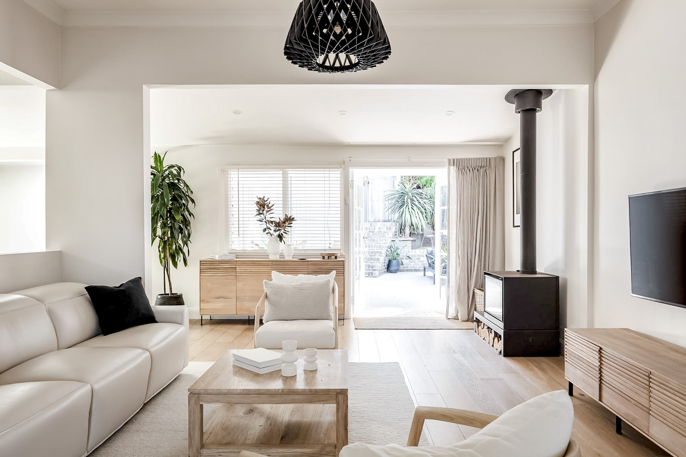 2 Railway Crescent, Stanwell Park, NSW 2508