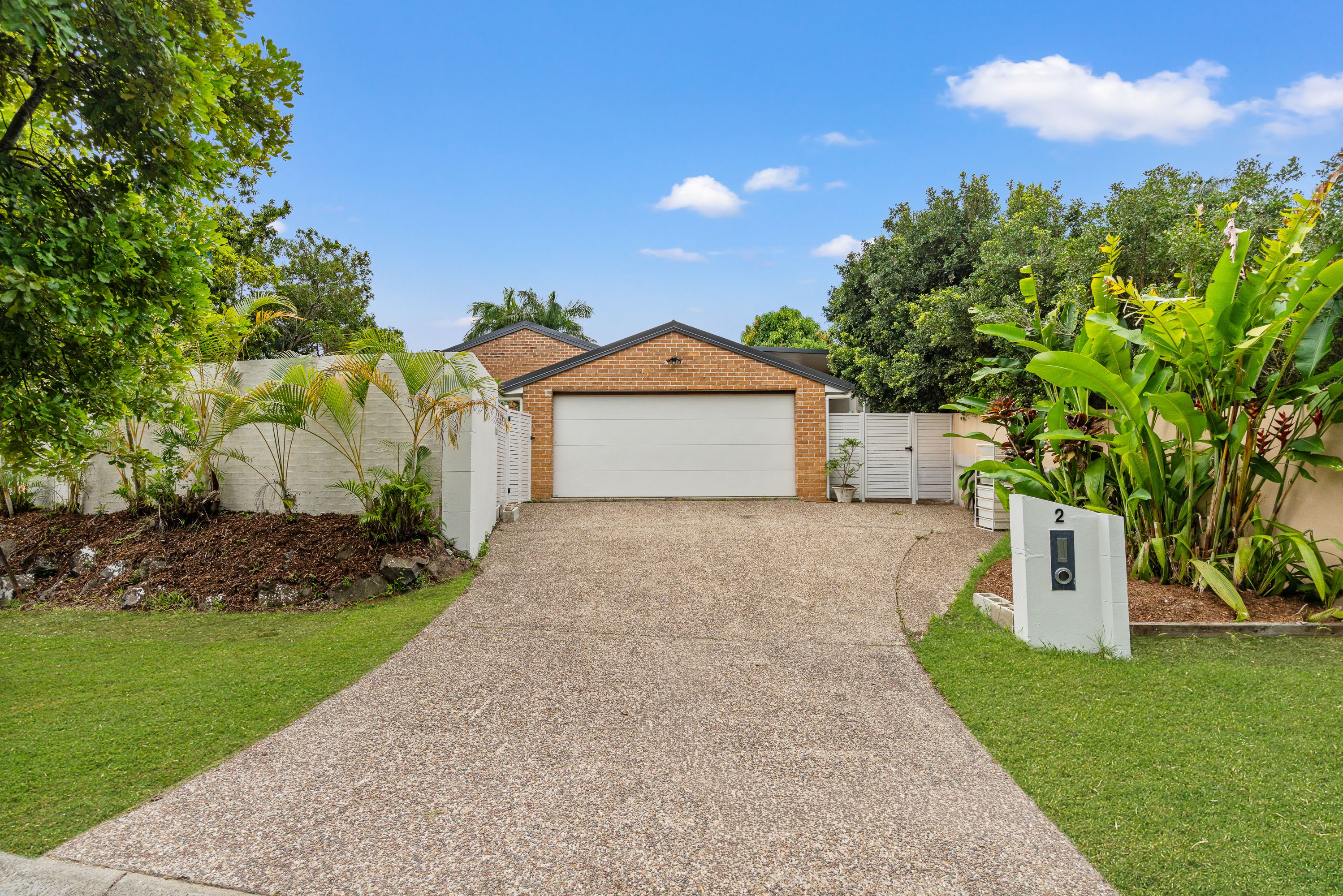 2 Exmouth Court, Elanora QLD 4221