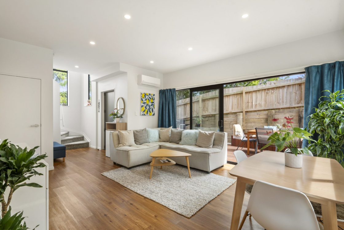 132A Stapleford Crescent, Browns Bay, North Shore City