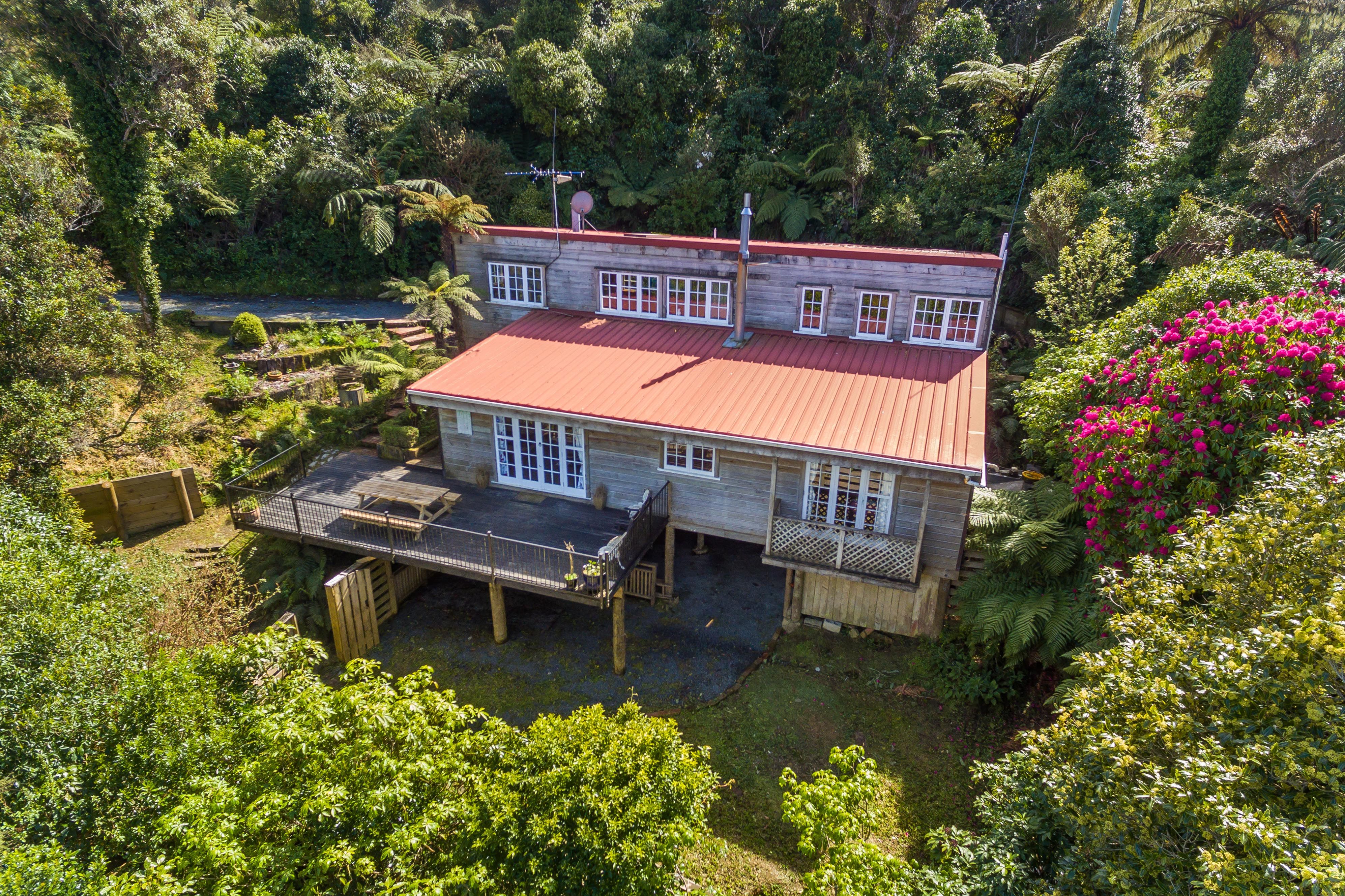 99 Avro Road, Blue Mountains, Upper Hutt City