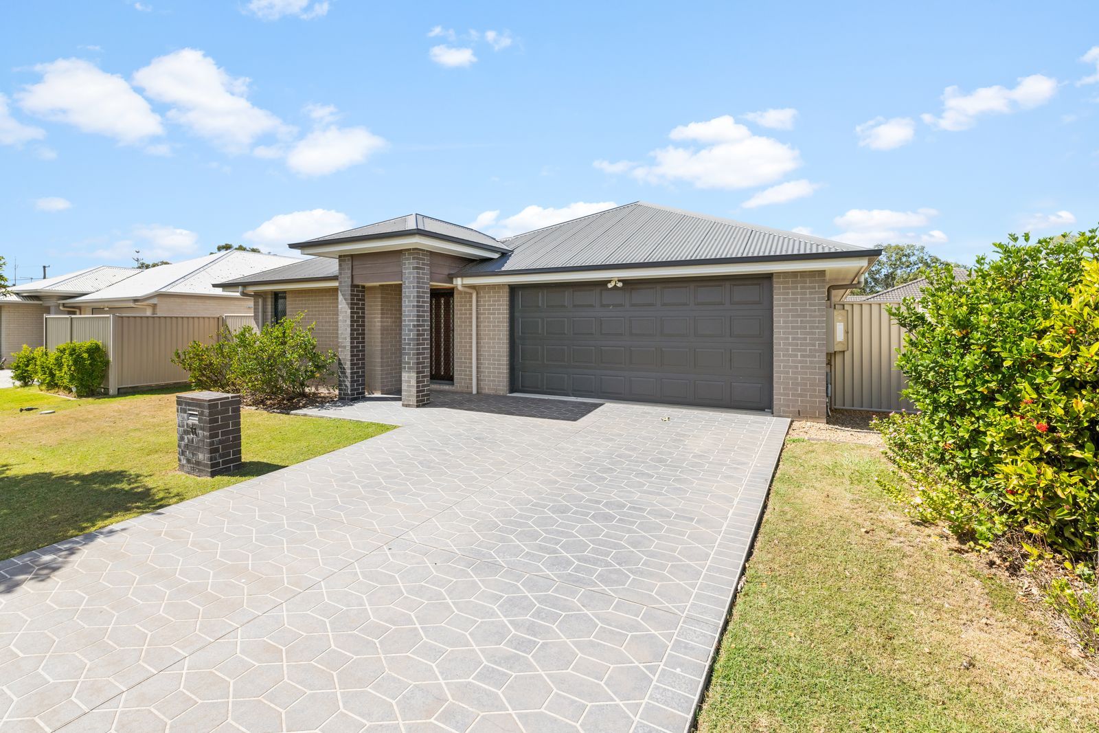 33 Hooper Street, Birkdale, QLD 4159