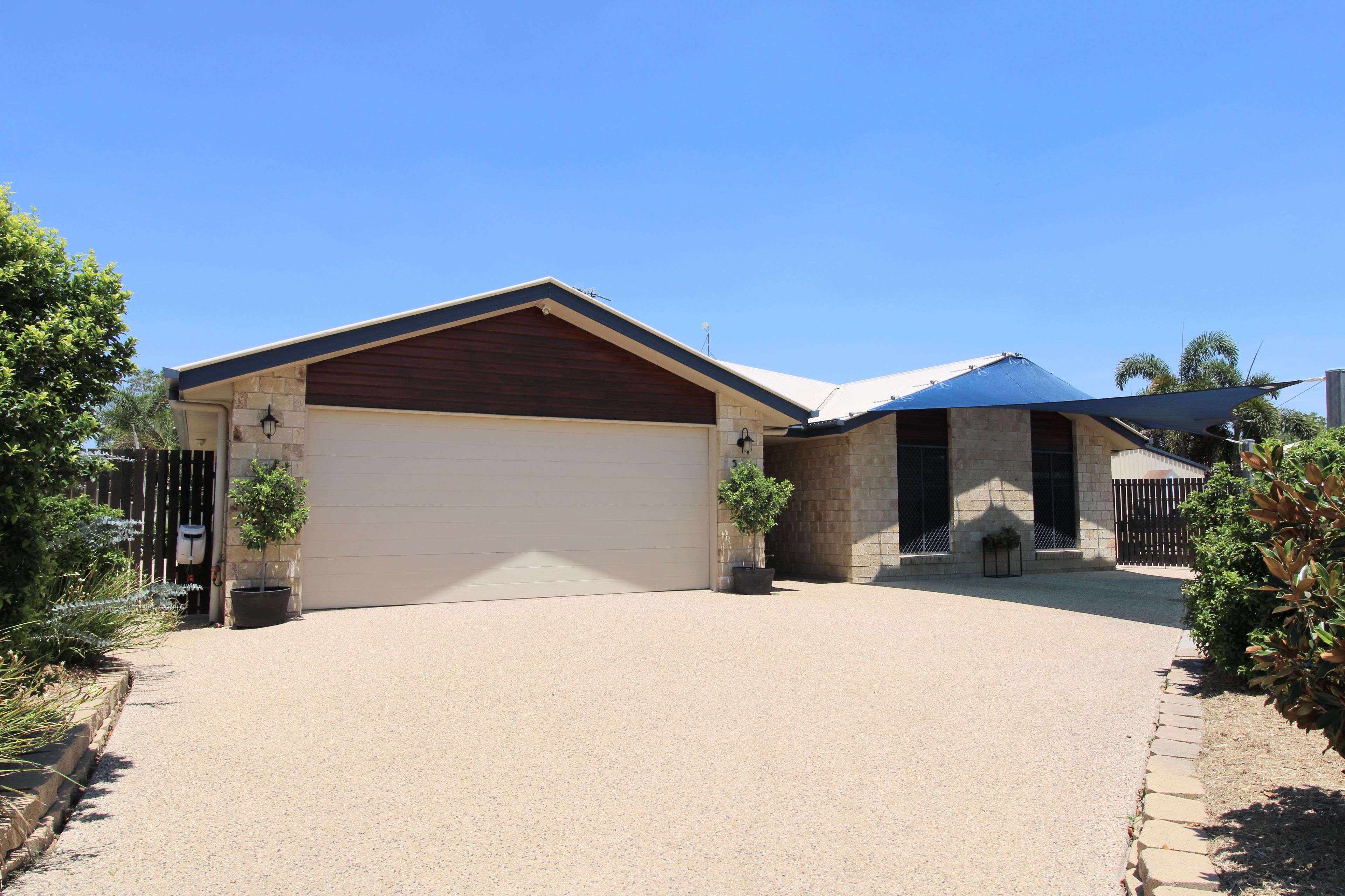 5 Coombs Court, Emerald QLD 4720