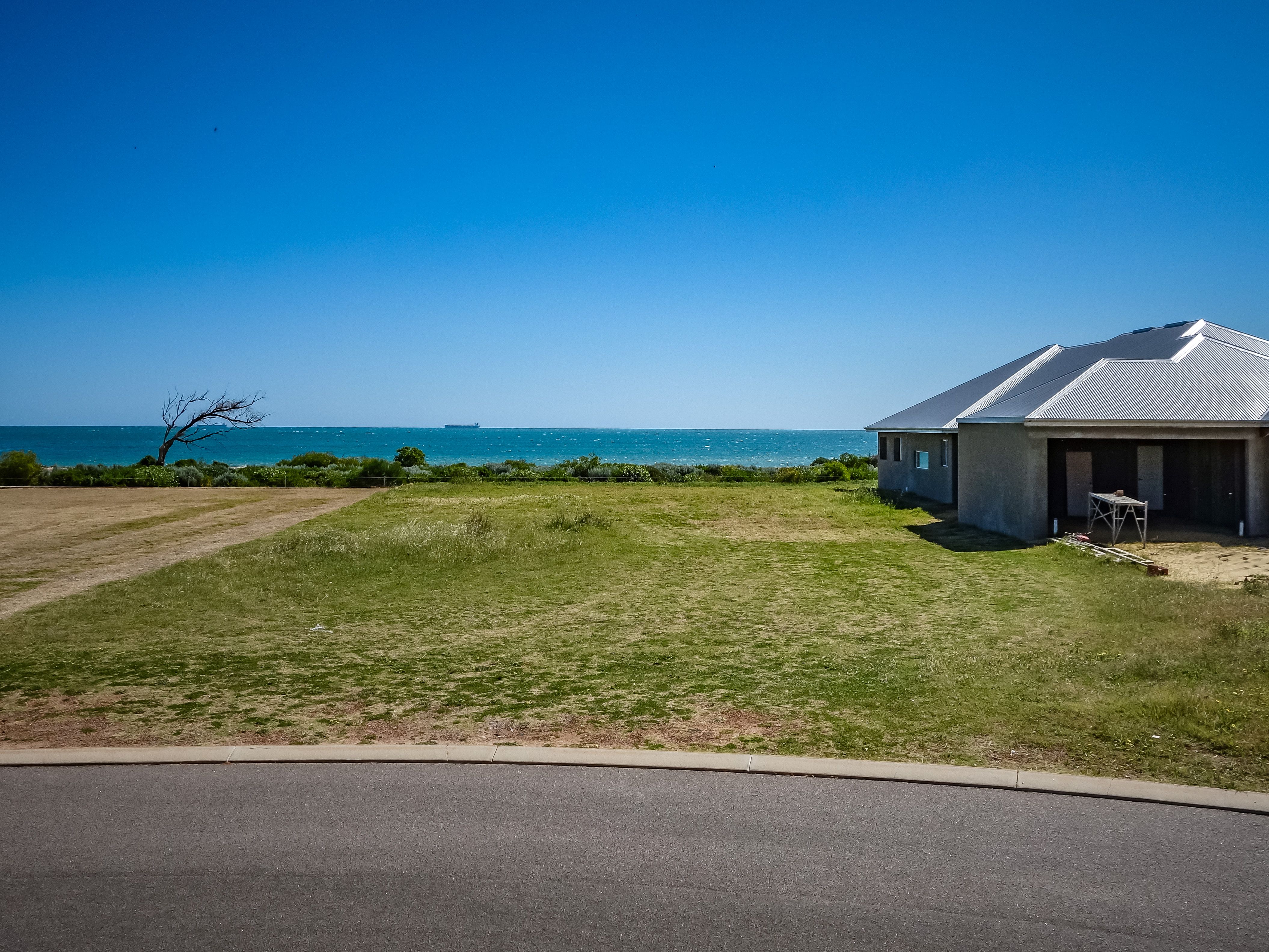 13 Wave Crest Circle, Drummond Cove, WA 6532