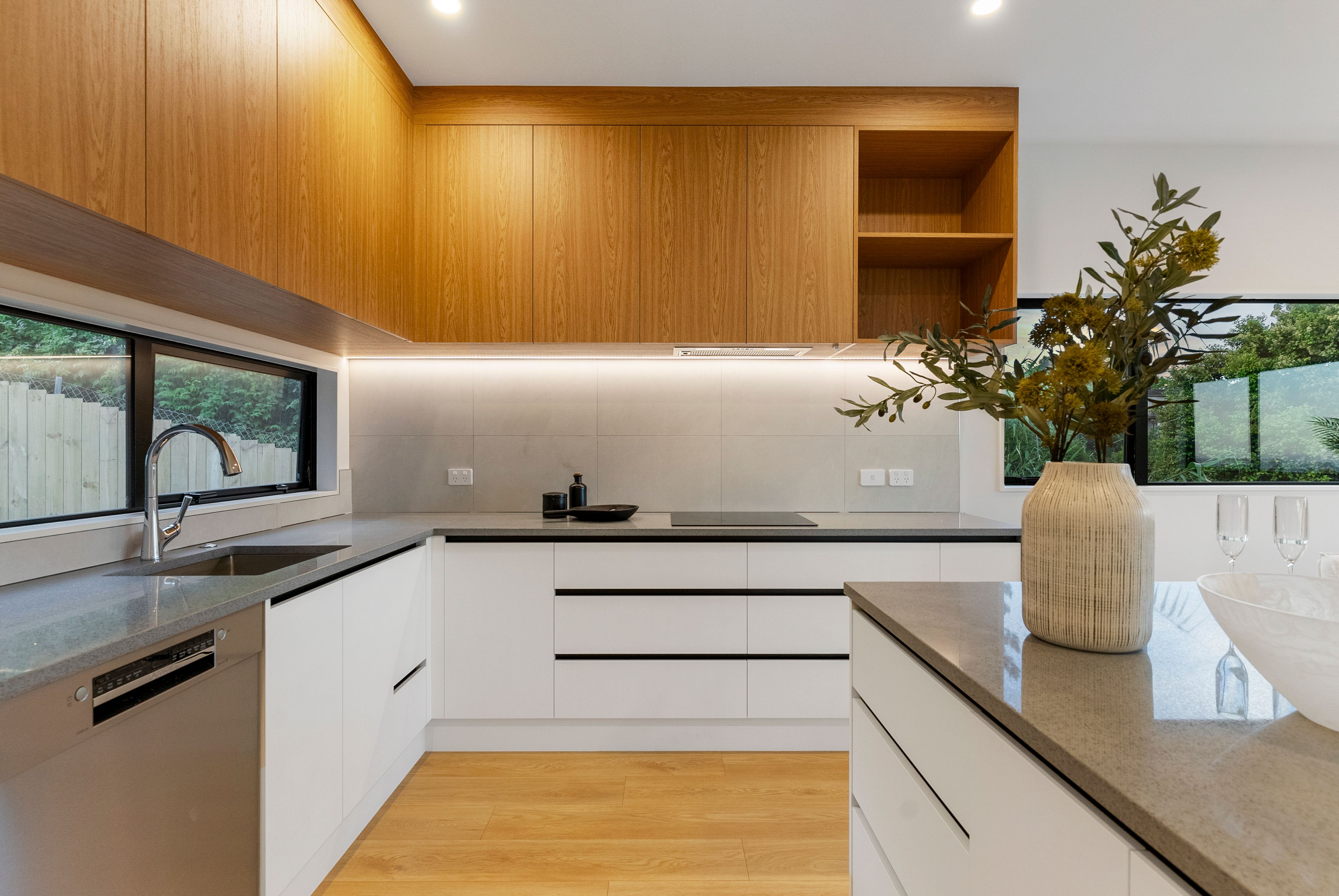 905C East Coast Road, Northcross, North Shore City