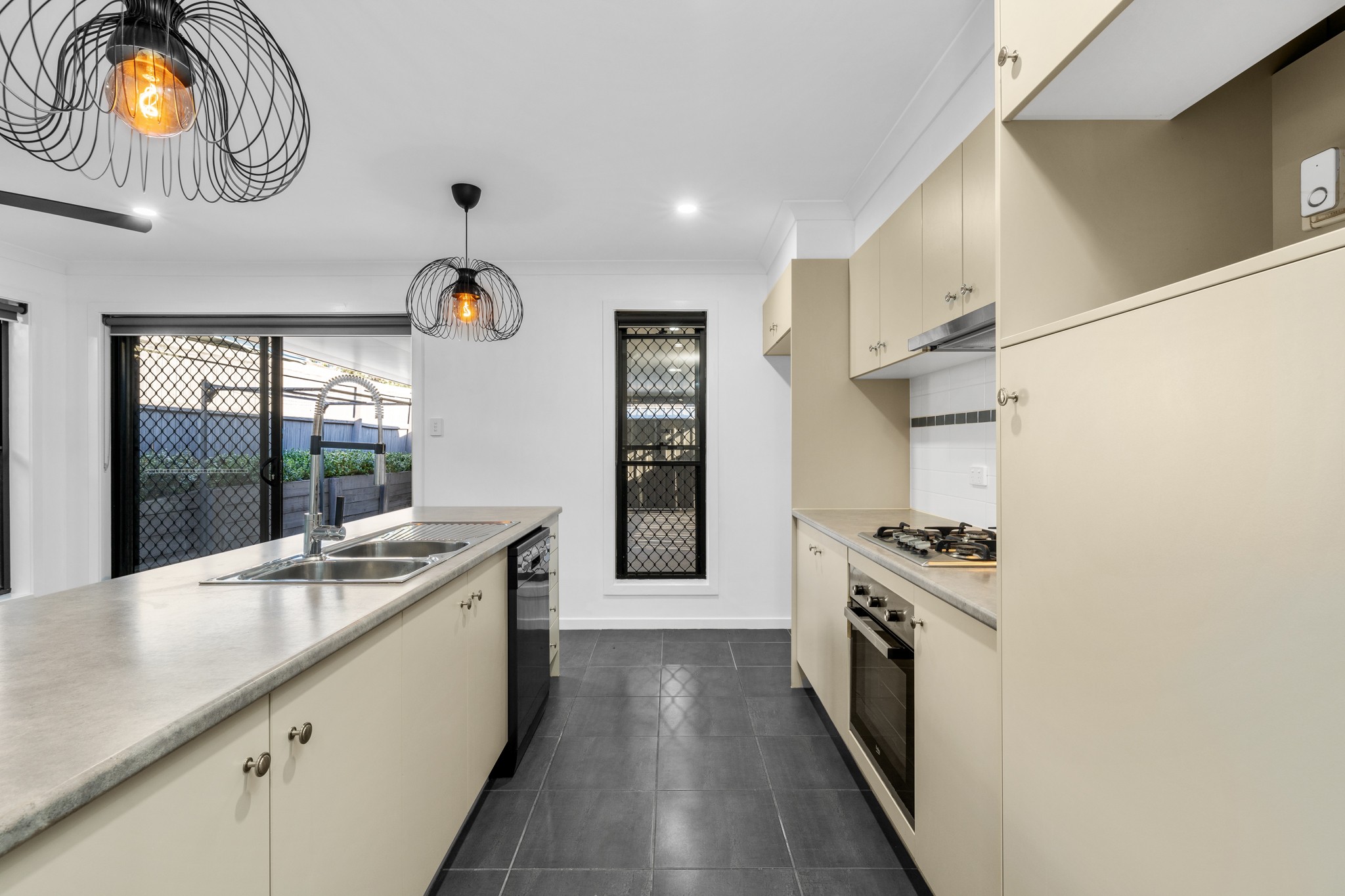 1/6 Tuxworth Place, Pimpama, QLD 4209