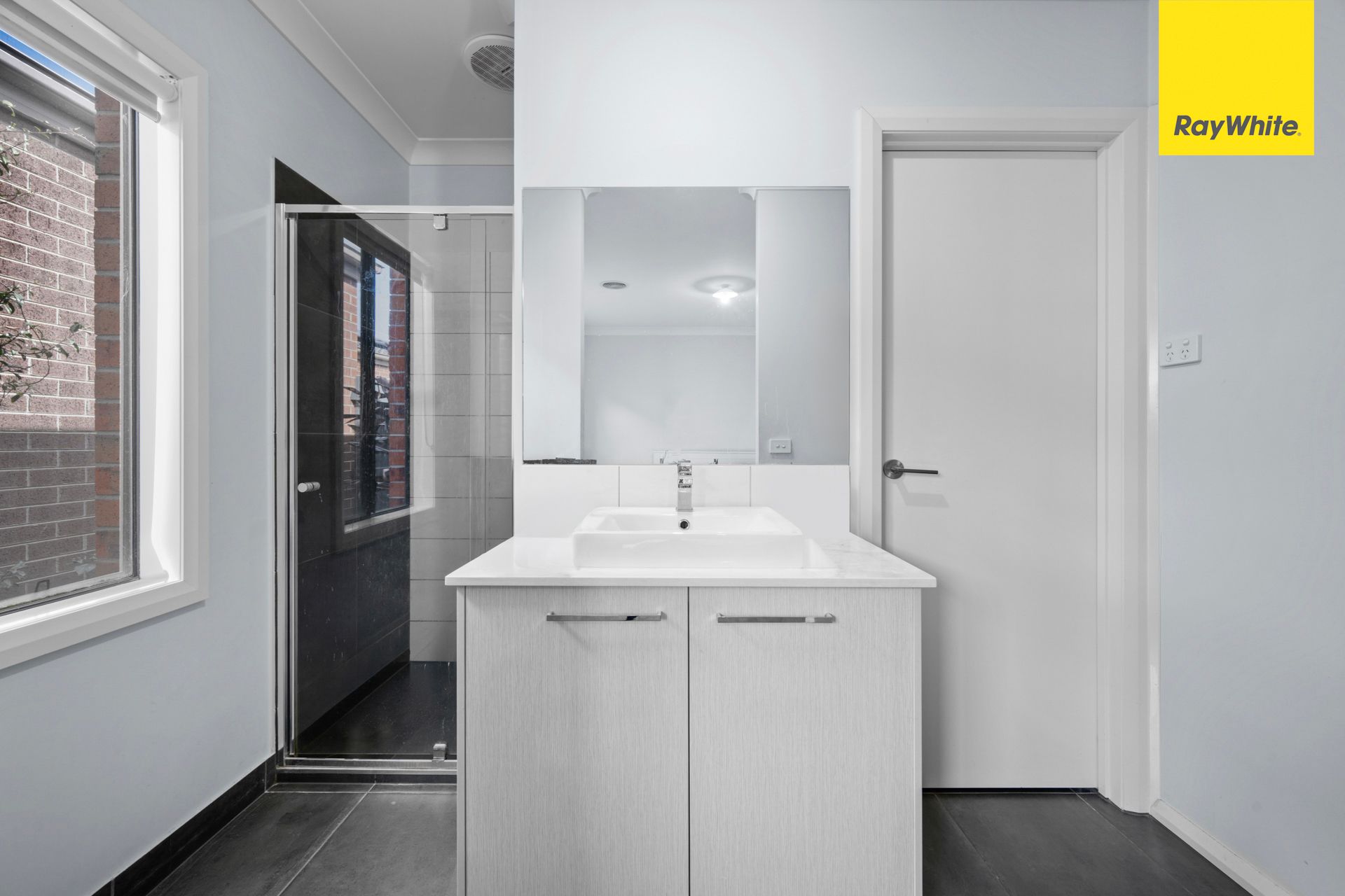 12 Toogoolawah Drive — photo 4 of 20