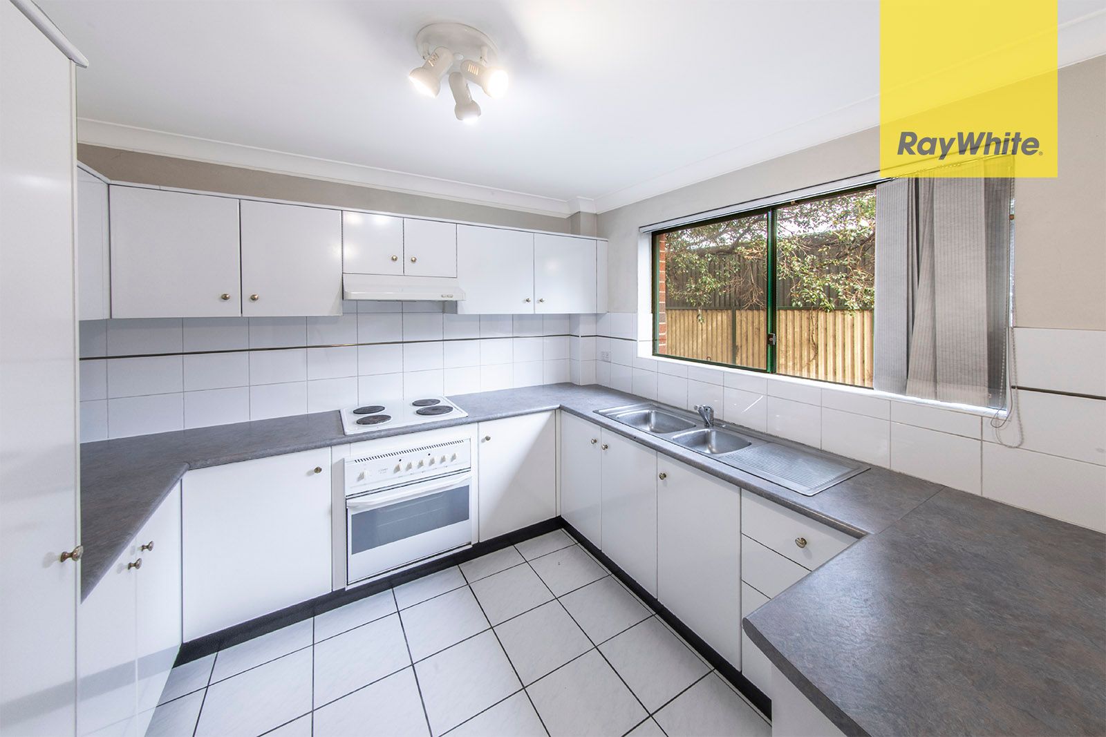 5/18-22 High Street — photo from Ray White Parramatta