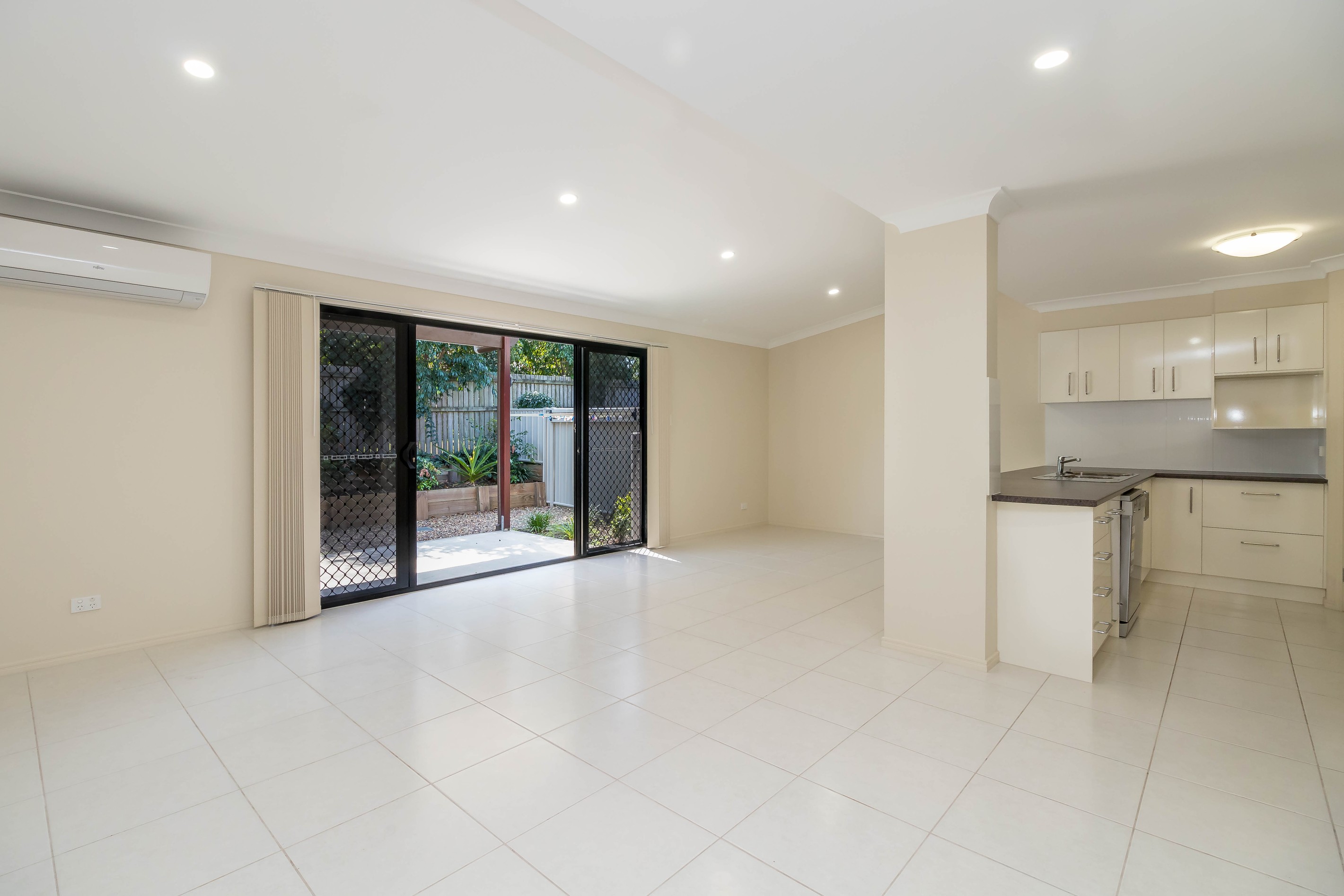 7/11 Mandi Court, Urraween, QLD 4655