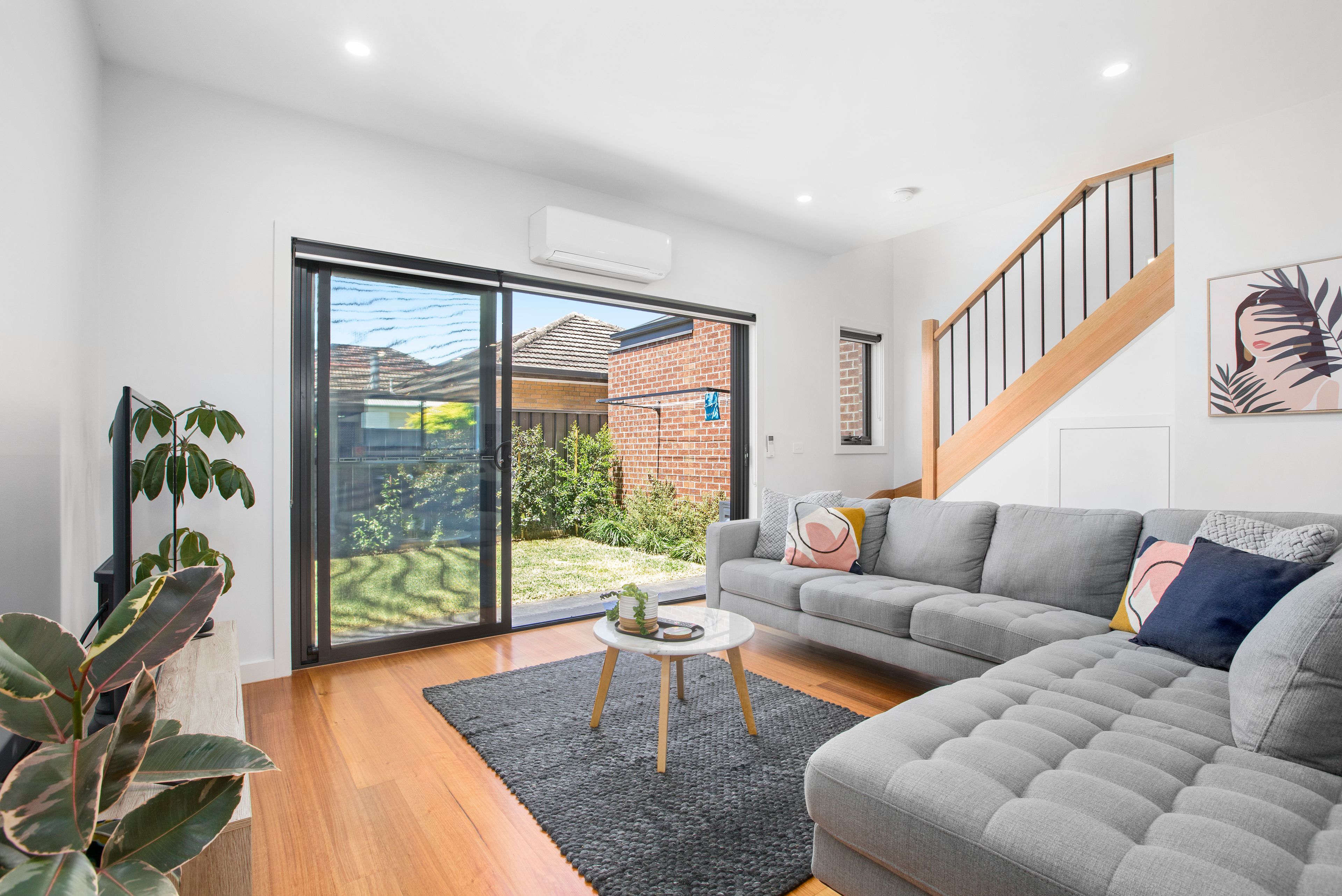 2/61 Darebin Boulevard, Reservoir, VIC 3073