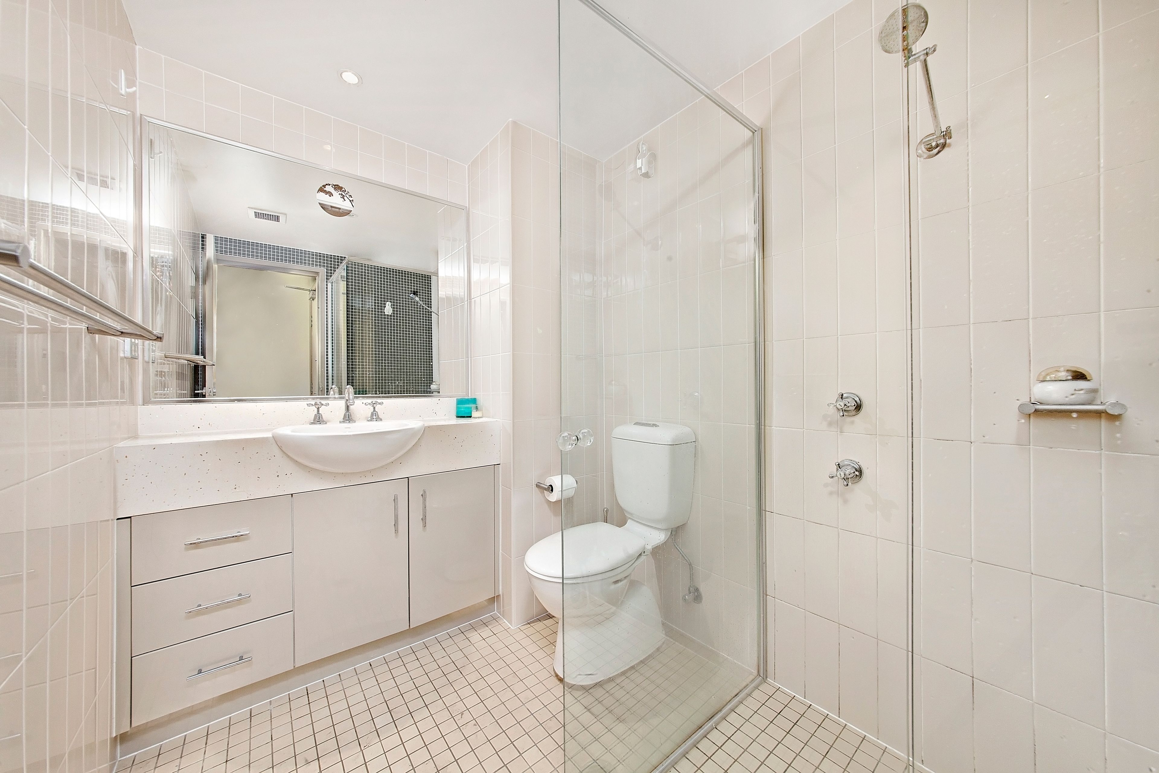 105/9 Yara Avenue — photo 3 of 6