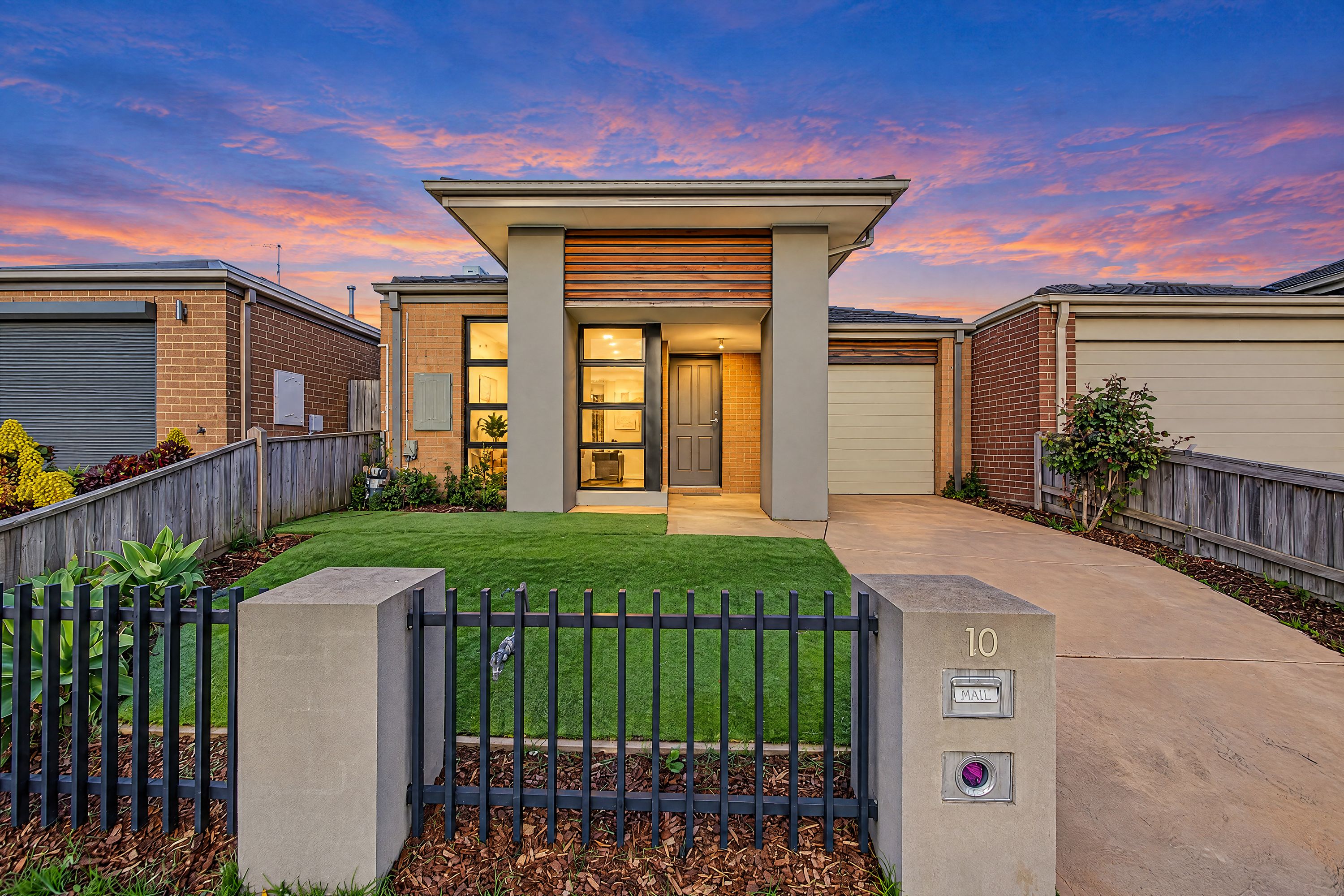 10 Arlington Avenue — photo from Ray White Pakenham