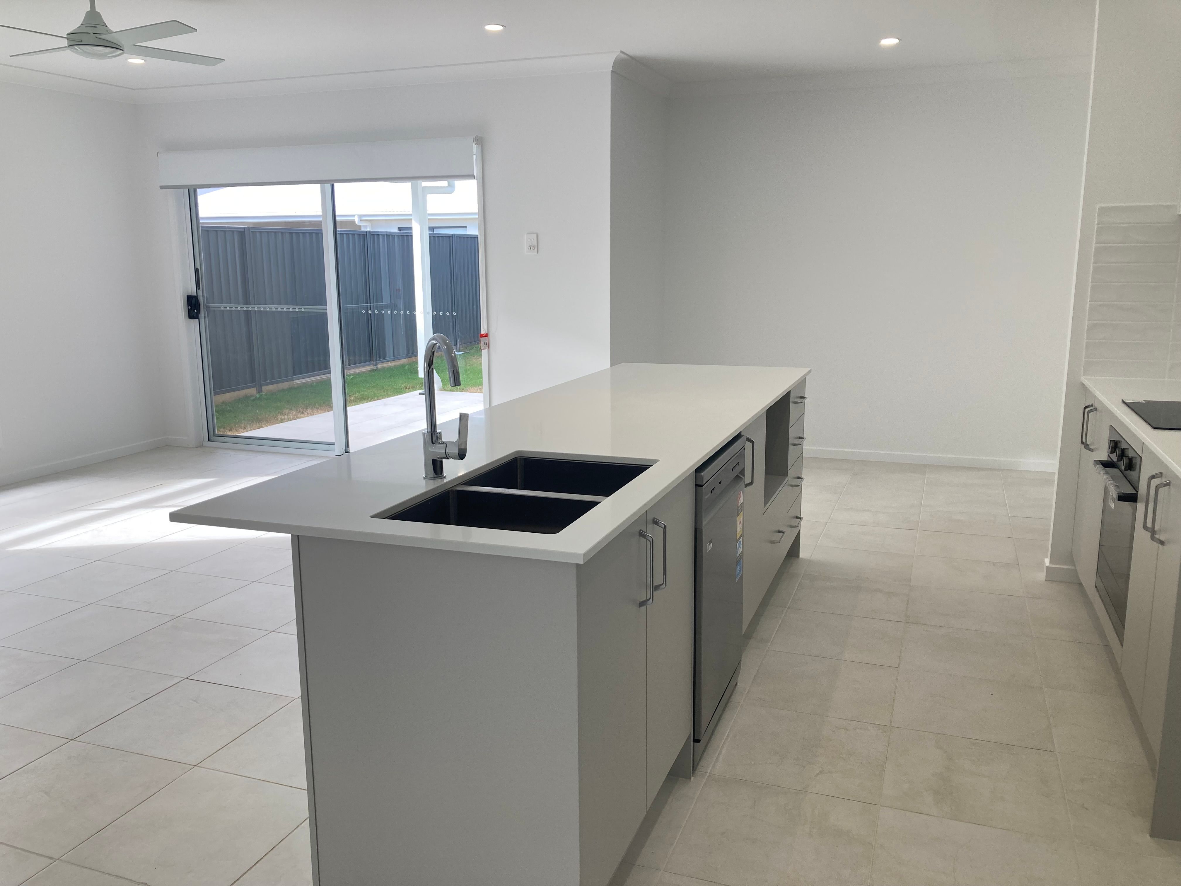26 Lobella Crescent — photo 4 of 16