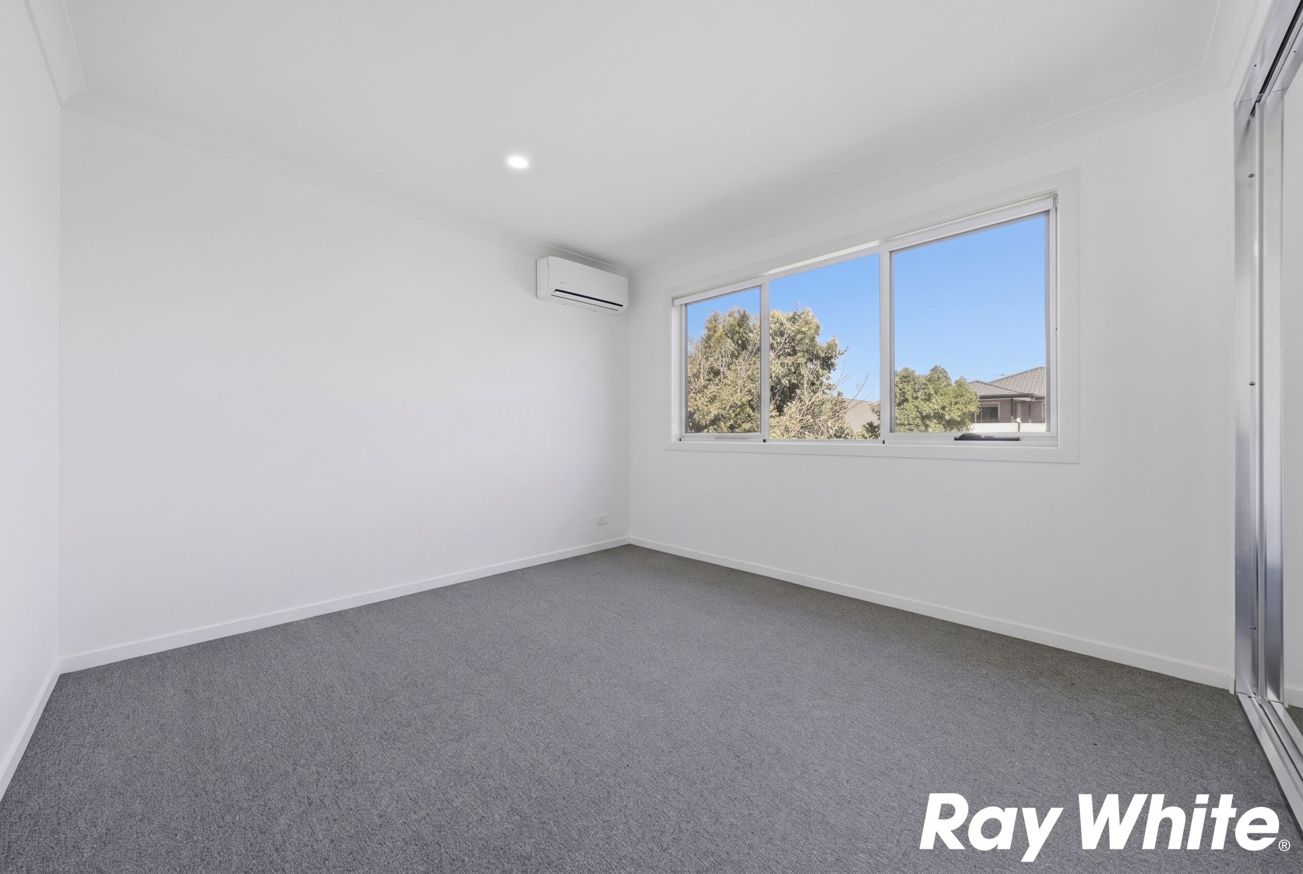 40 Indigo Crescent — photo 17 of 20