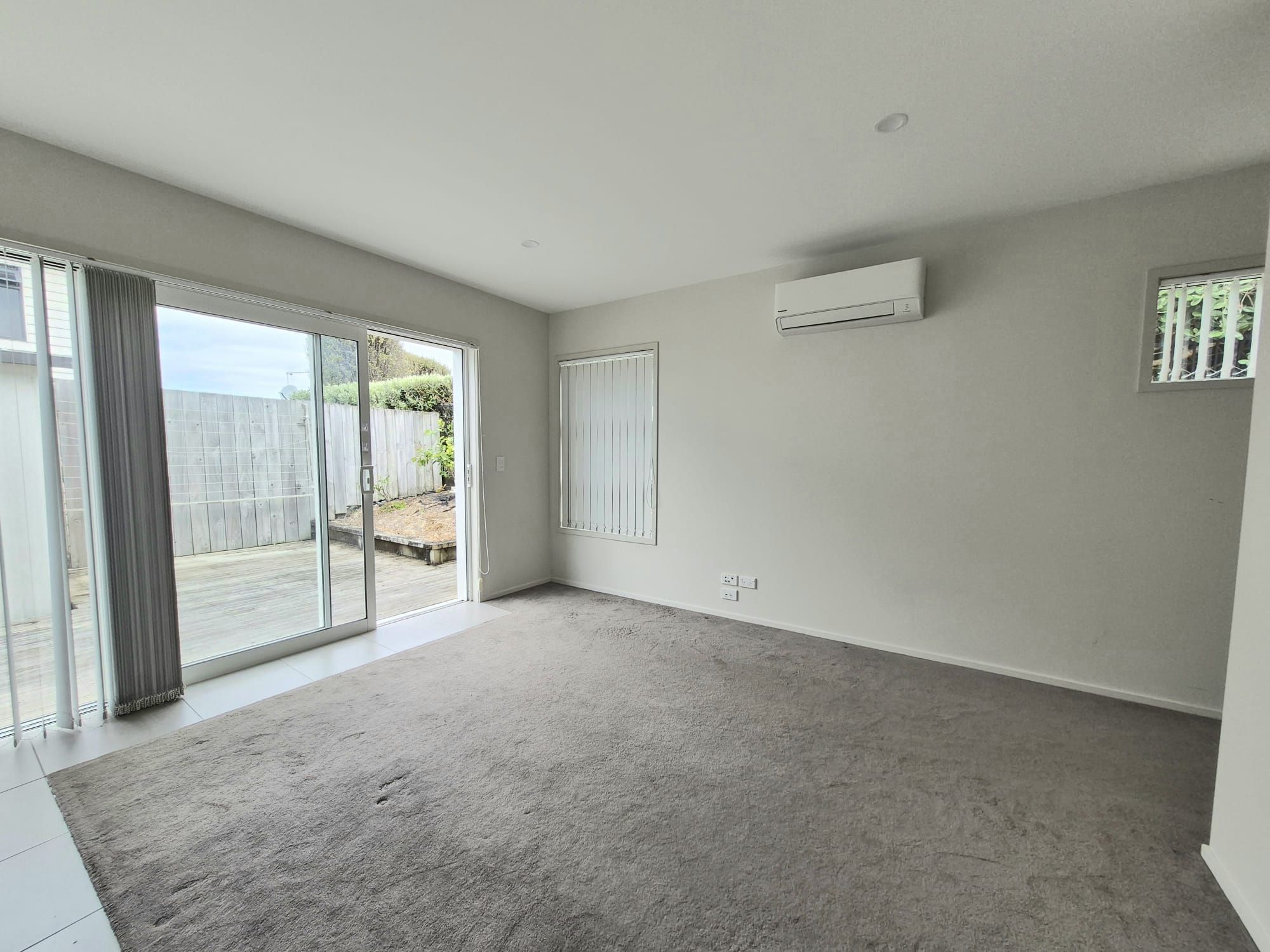 1 Bedroom Unit, Beachlands 4
