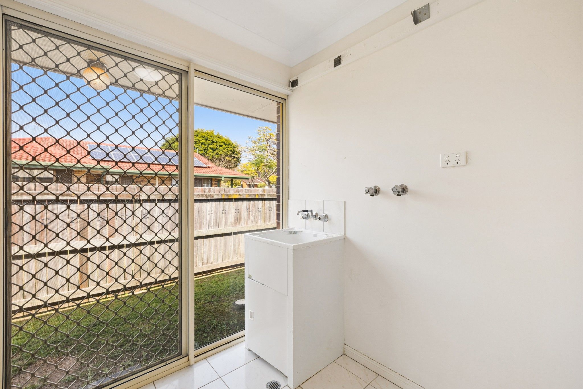15 Rinnicrew Street — photo 10 of 19