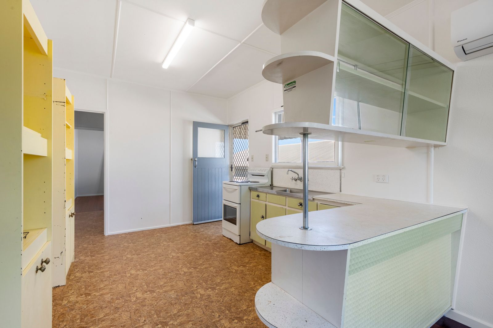 10 Campbell Street — photo 3 of 13