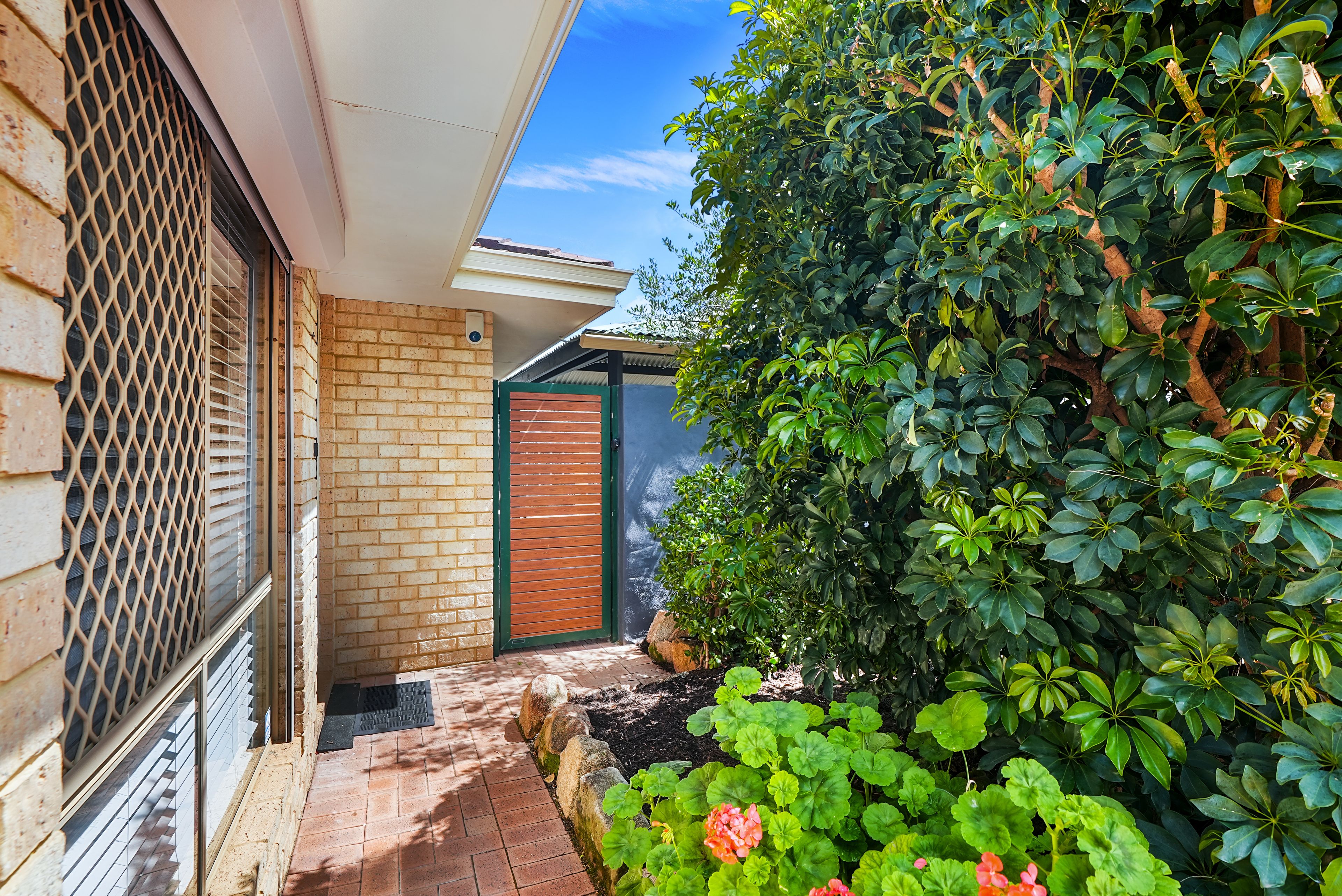 4/77 Campion Avenue — photo from Ray White Inner North