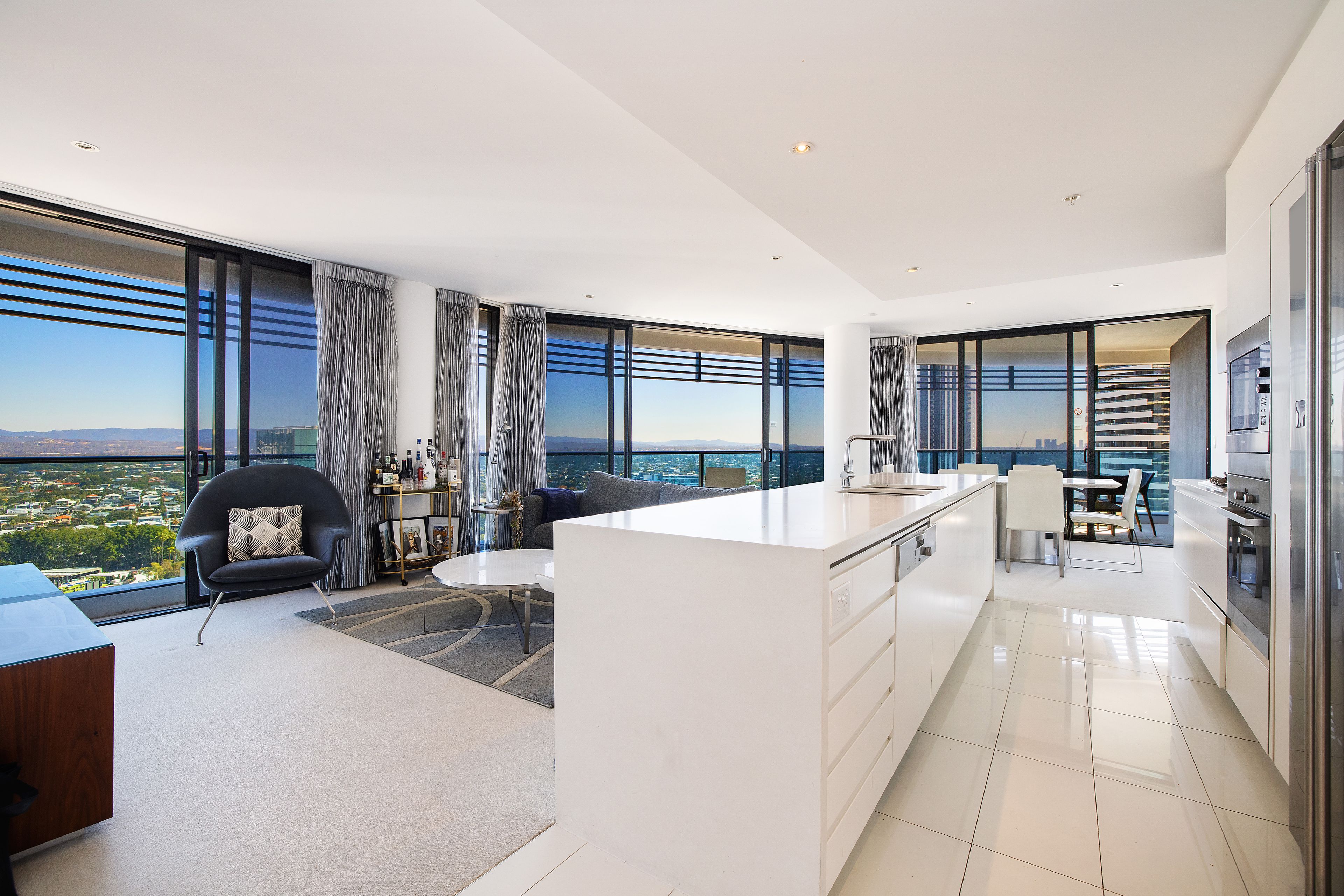 22102/21 Elizabeth Avenue 'The Oracle', Broadbeach, QLD 4218