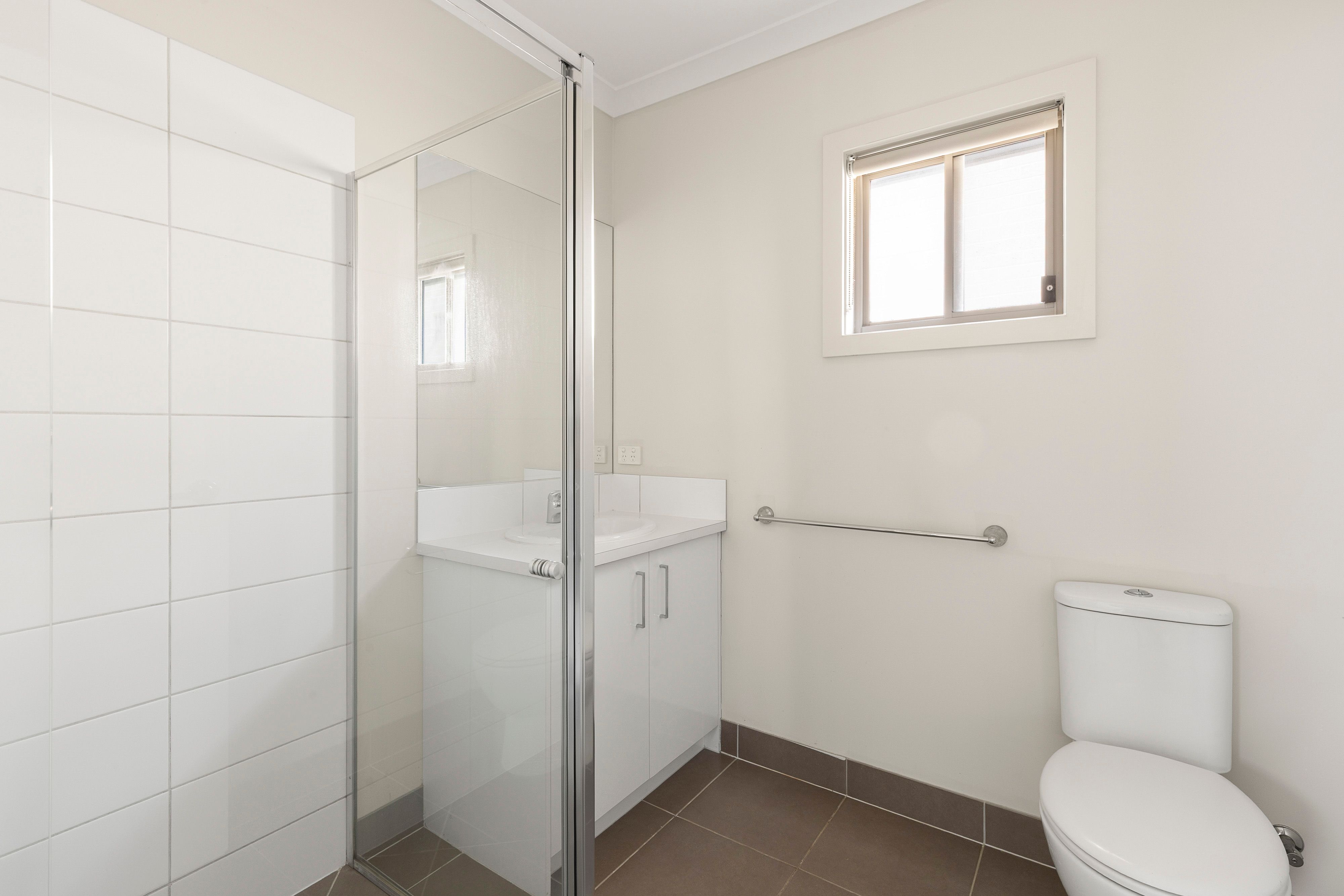 63 Lygon Drive — photo 12 of 21