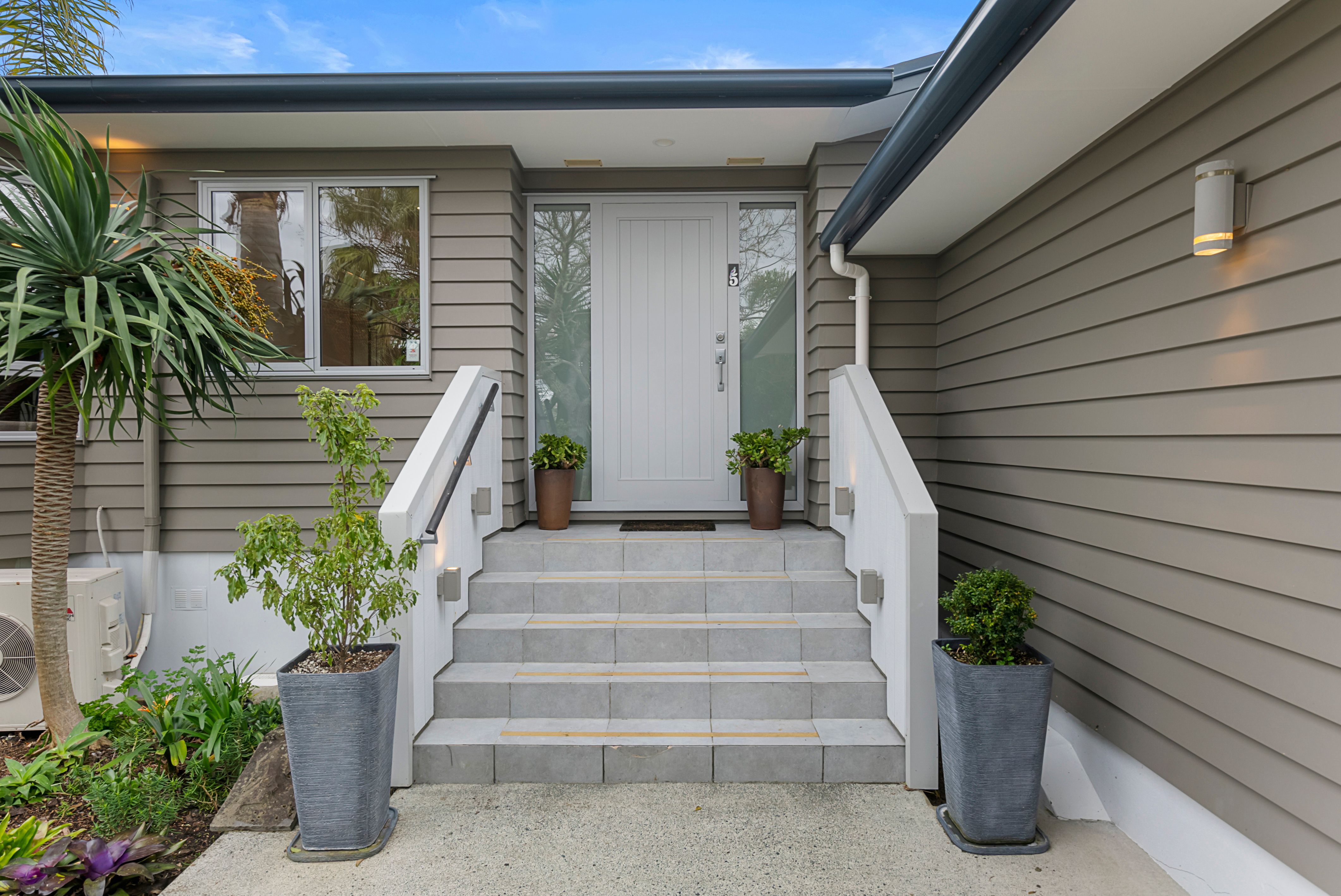 5 Glesan Place, Beachlands, Manukau City