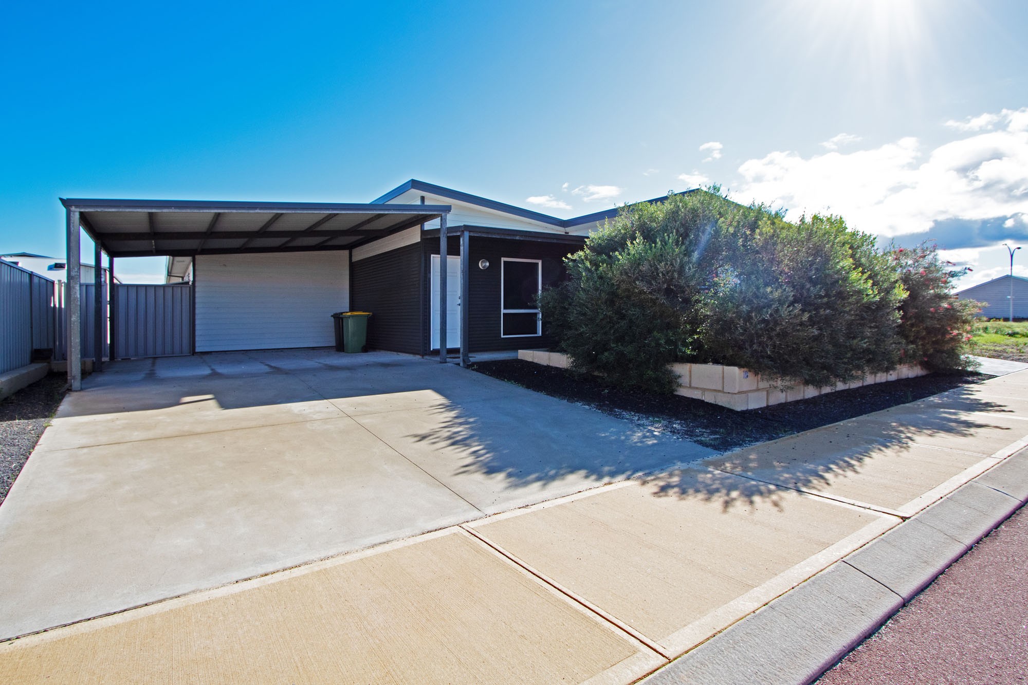18 Parakeet Bend, Jurien Bay, WA 6516