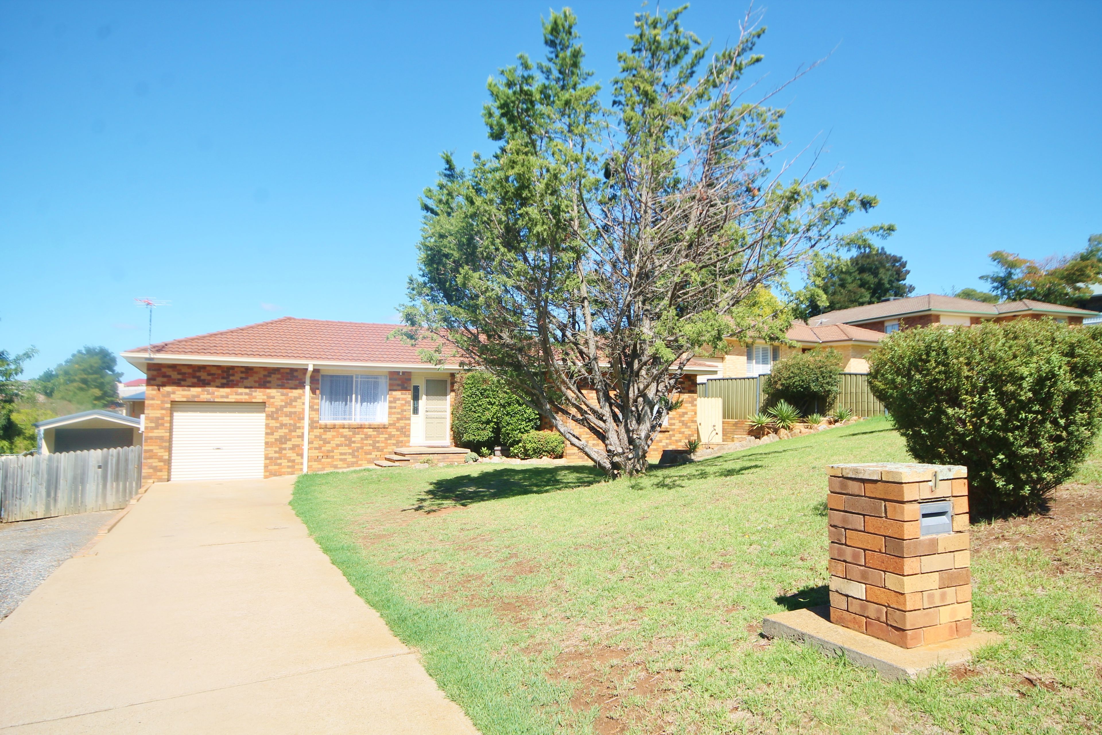 1 Brocade Place, Young, NSW 2594