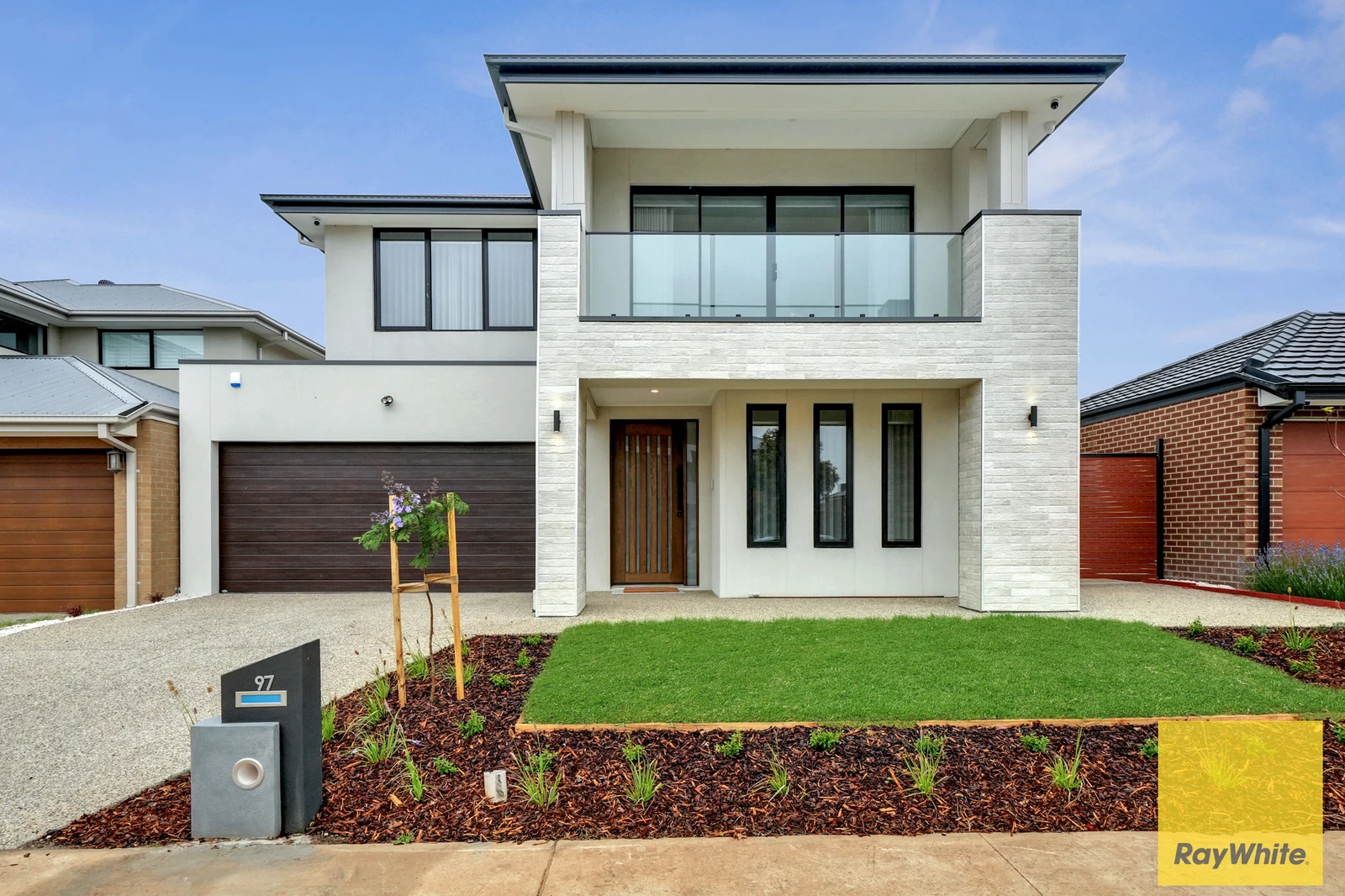 97 RONDO Drive, MANOR LAKES, VIC 3024