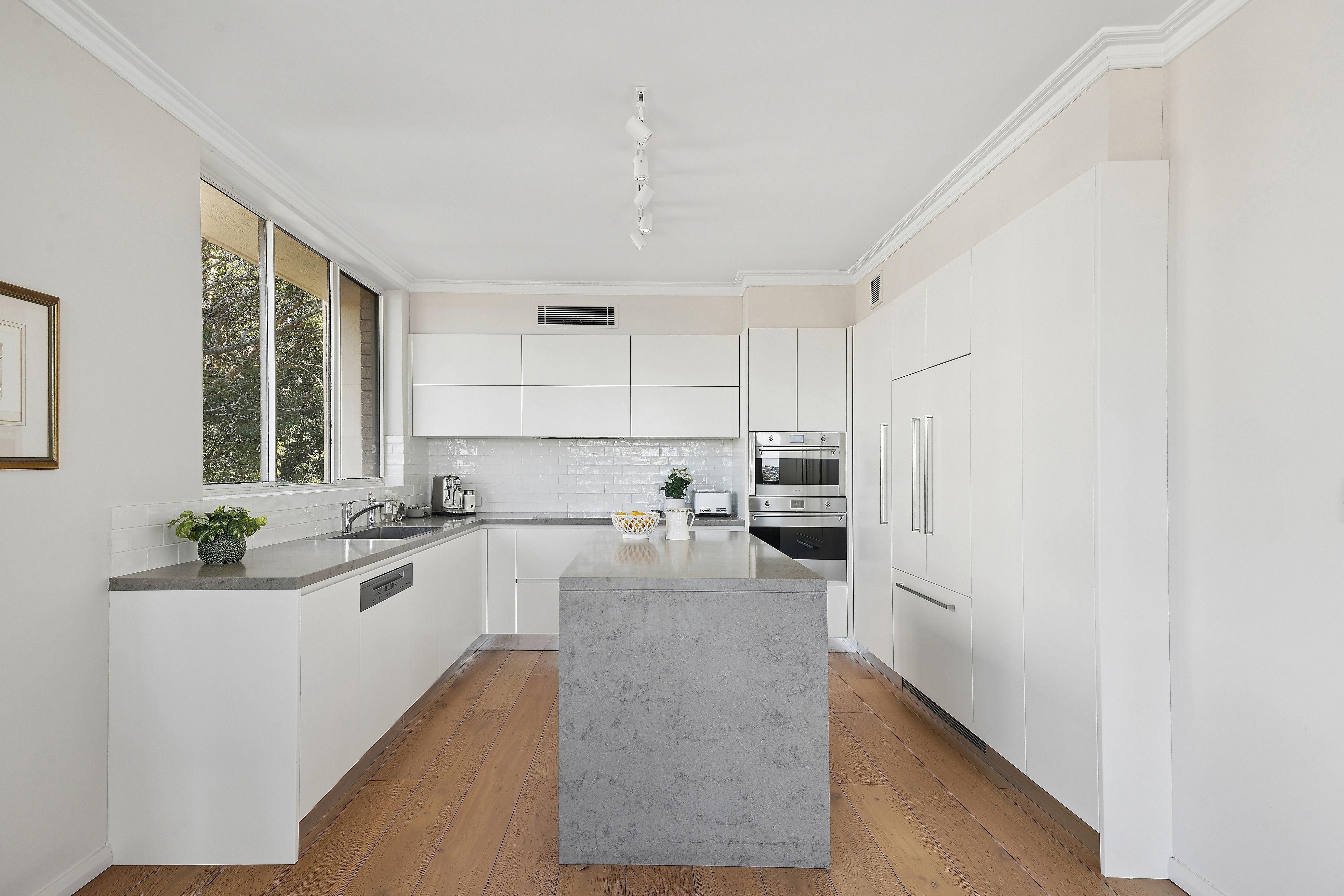 8/14 Eastbourne Road — photo 4 of 10