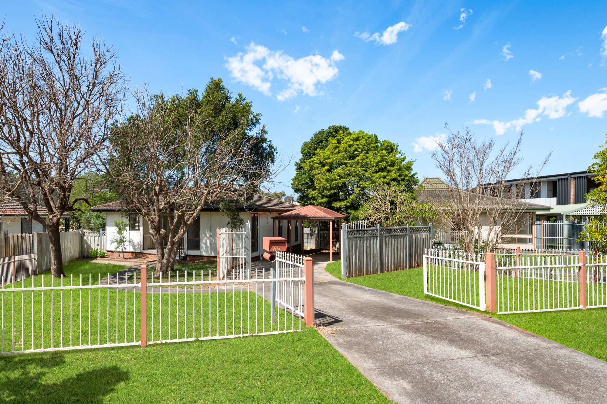 16 Karingal Place, Bradbury, NSW 2560