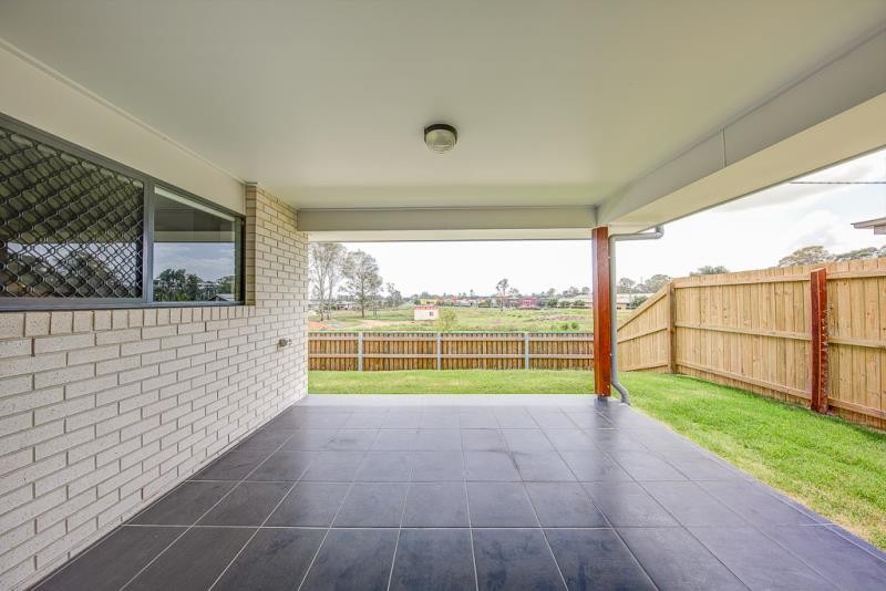11 Fun Close, Bridgeman Downs, QLD 4035