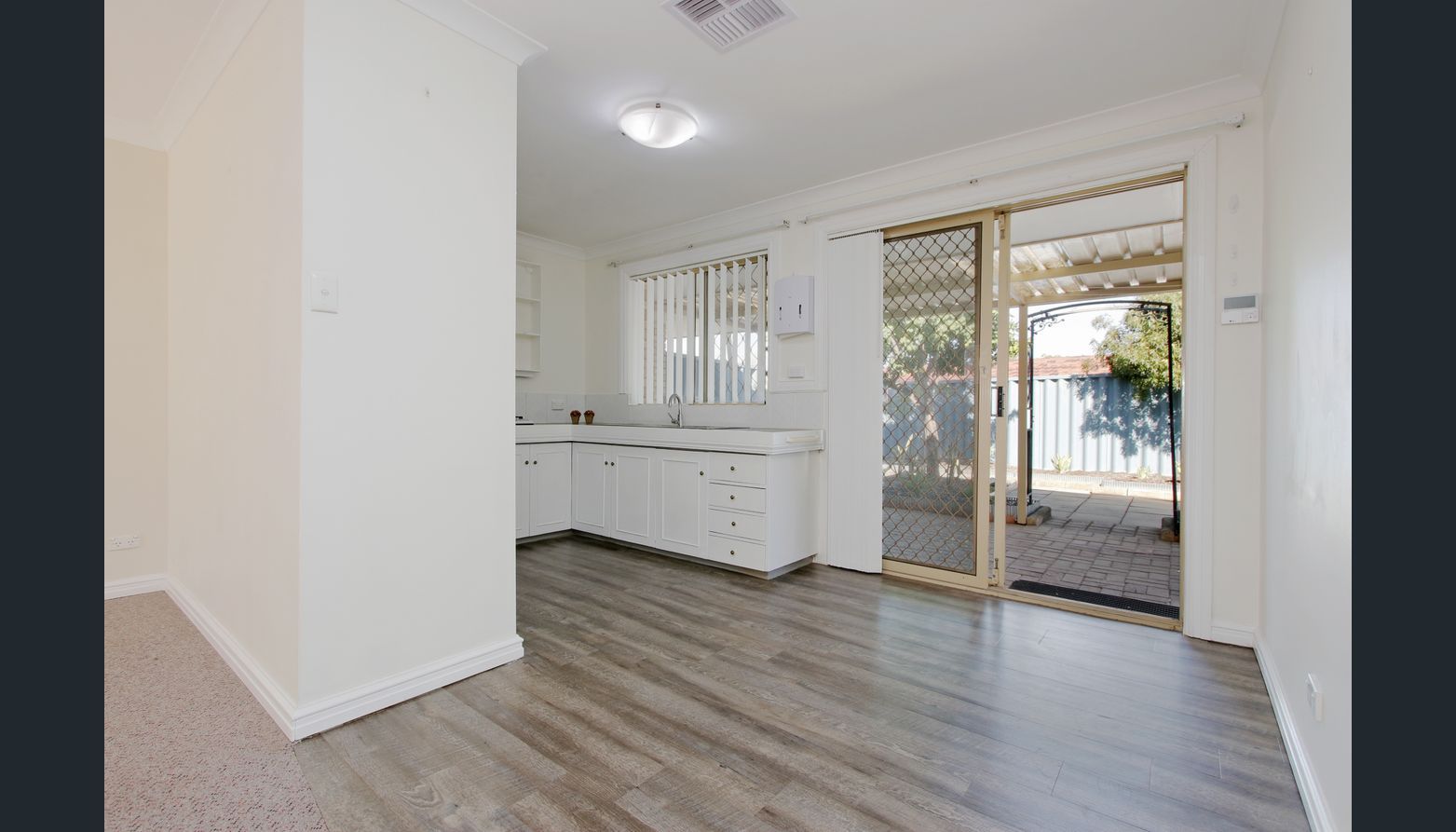 8/23 Cromwell Road, Alexander Heights, WA 6064