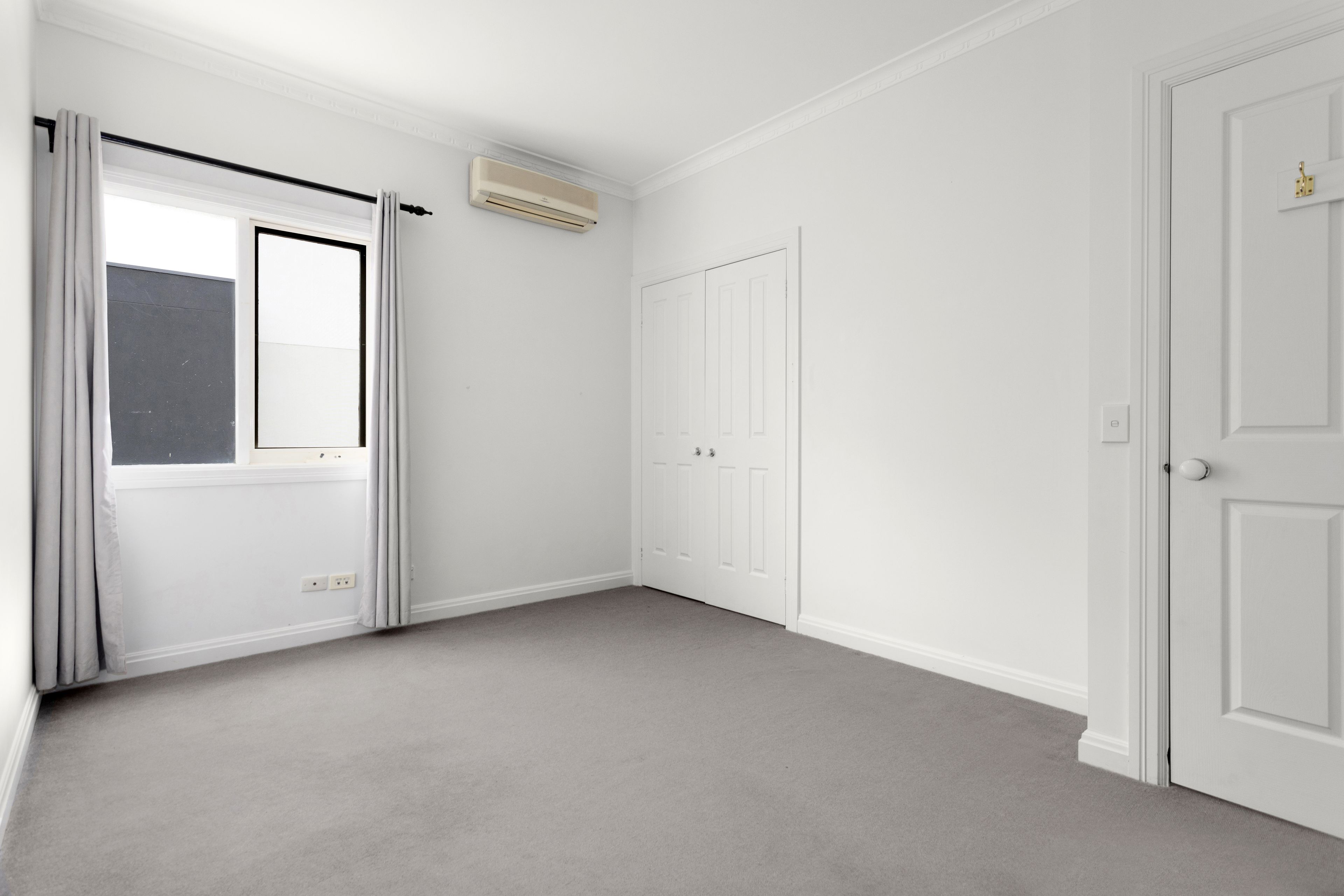 1/1172 - 1174 Dandenong Road — photo 3 of 6